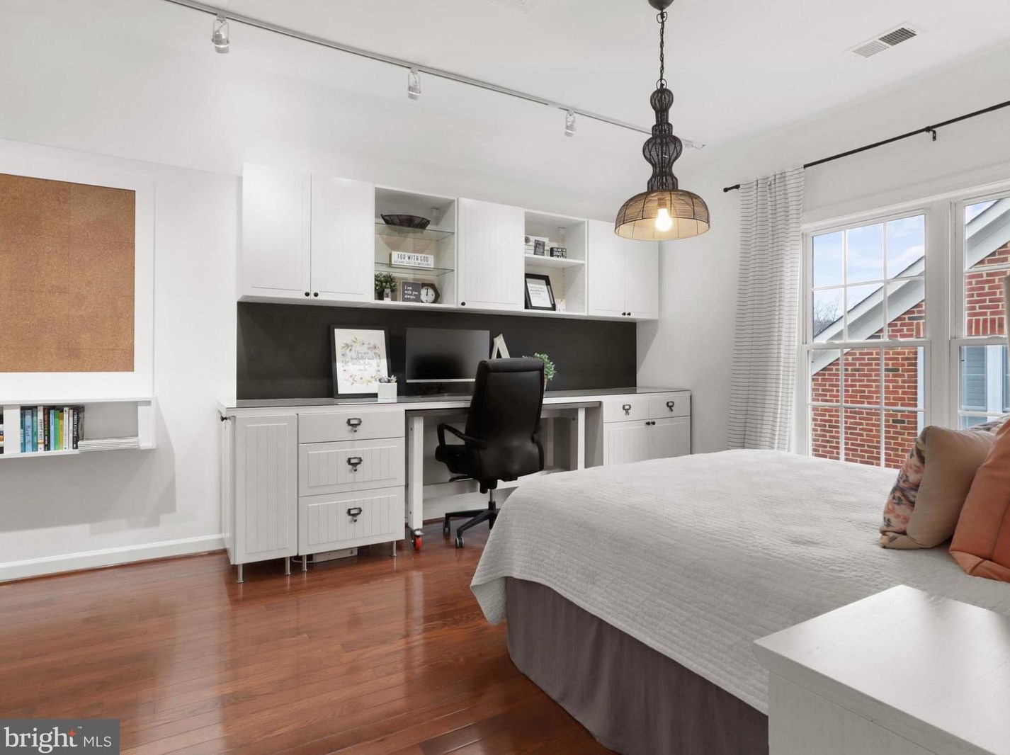 8895 Olive Mae Cir, Fairfax VA  22031-1479 exterior