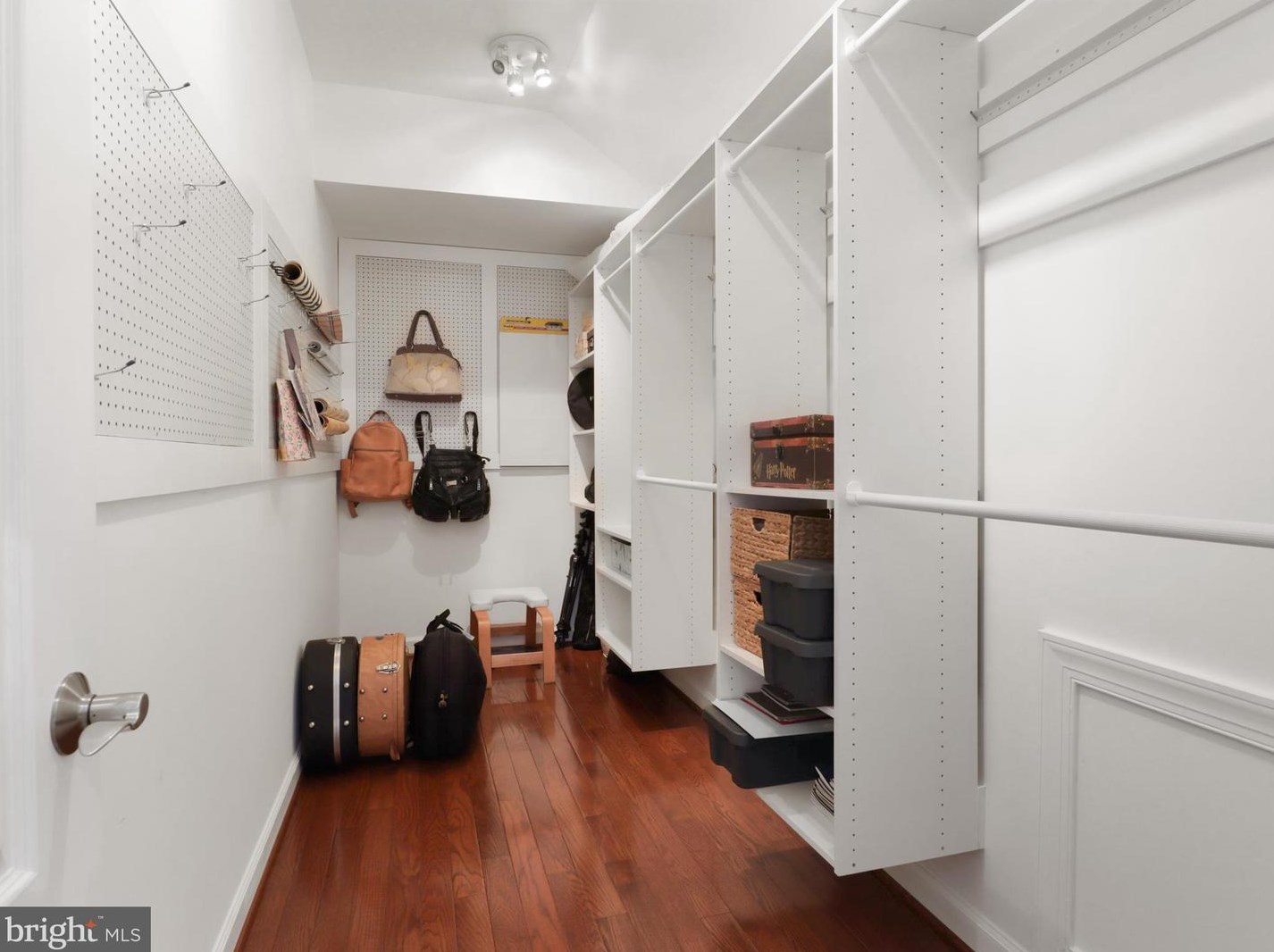 8895 Olive Mae Cir, Fairfax VA  22031-1479 exterior