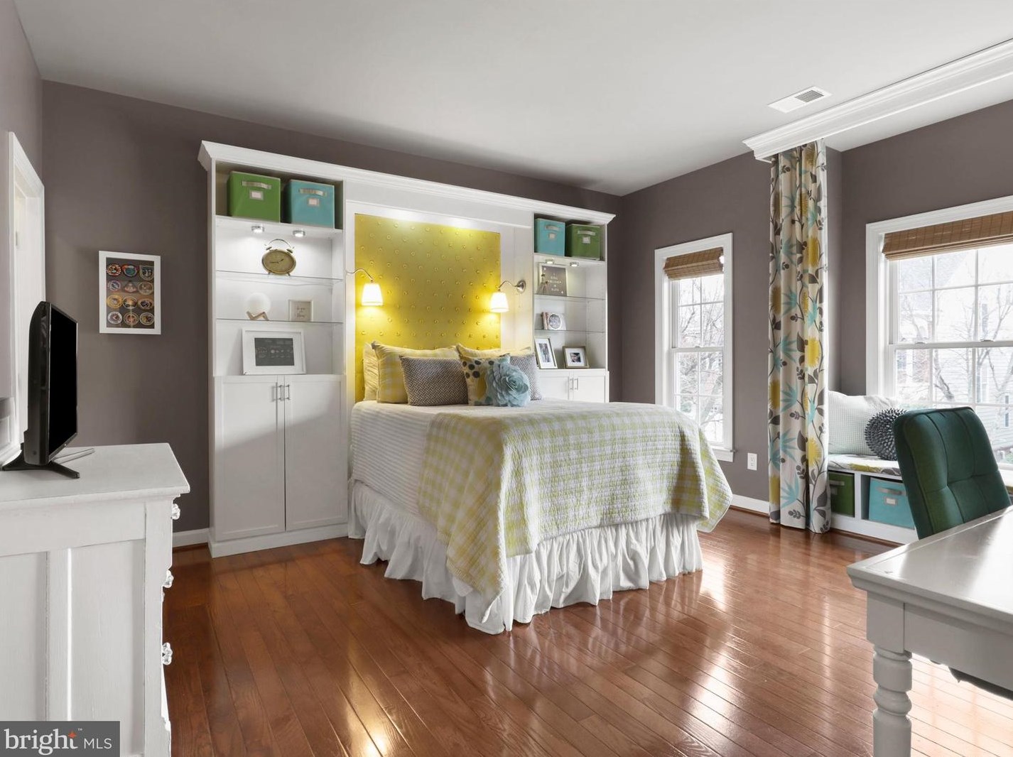 8895 Olive Mae Cir, Fairfax VA  22031-1479 exterior