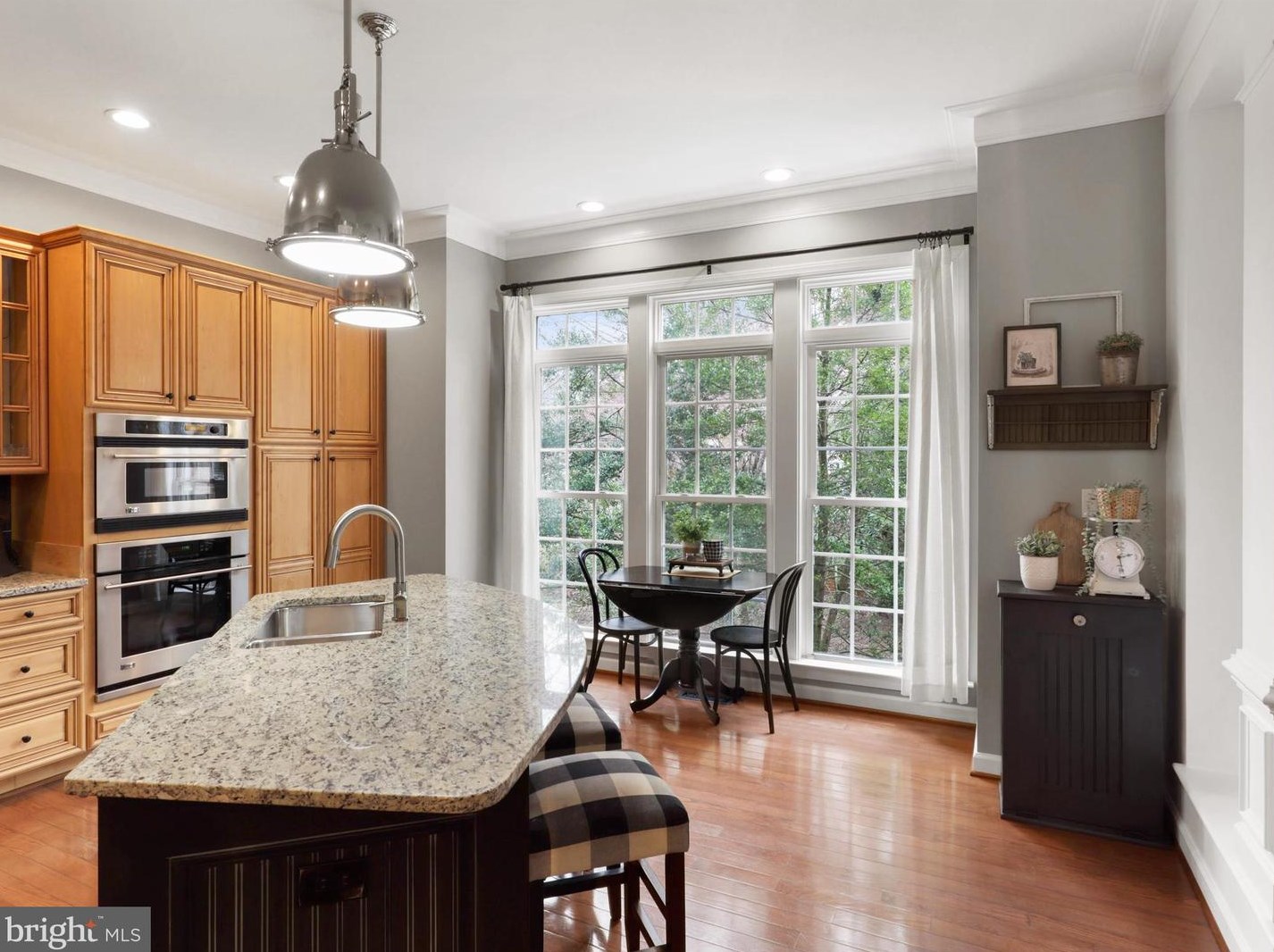 8895 Olive Mae Cir, Fairfax VA  22031-1479 exterior