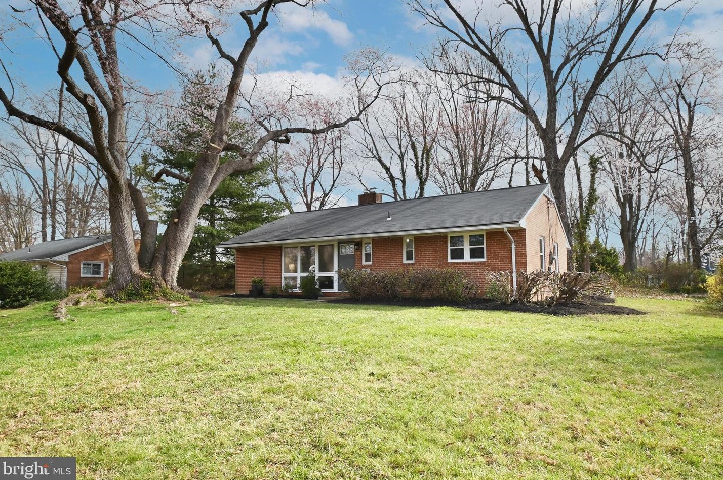 5412 Fremont St, Springfield, VA 22151-3127