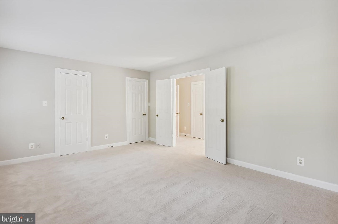 10125 Wendover Dr, Vienna VA  22181-2958 exterior