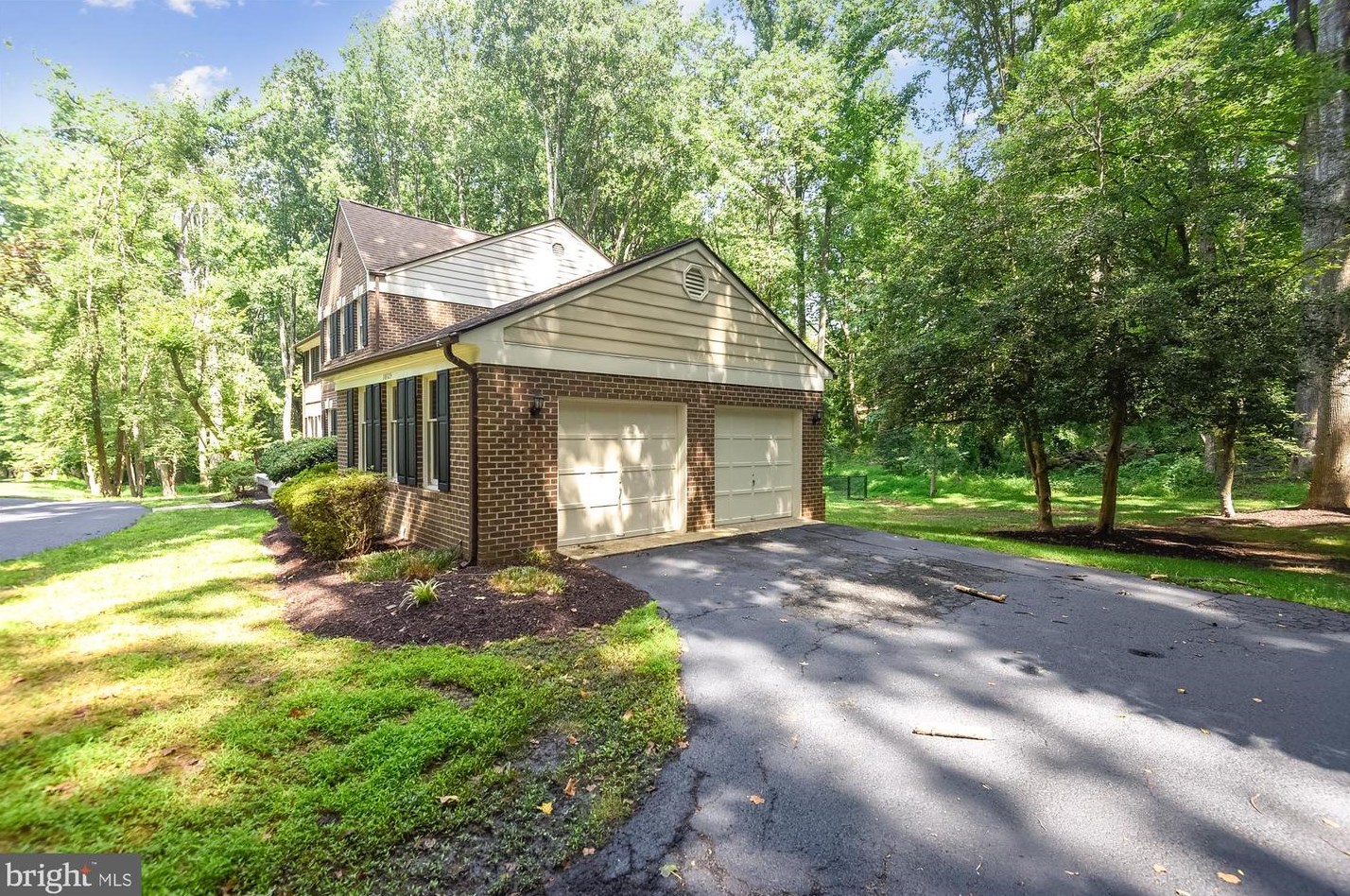 10125 Wendover Dr, Vienna VA  22181-2958 exterior