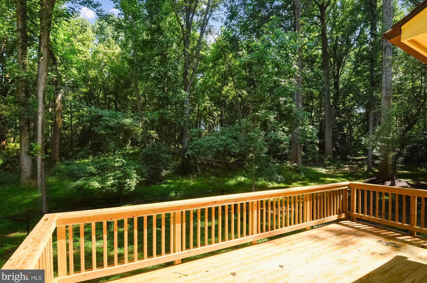 10125 Wendover Dr, Vienna VA  22181-2958 exterior