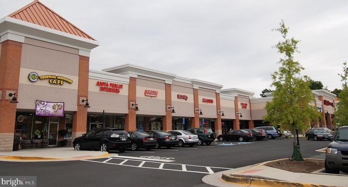 10125 Wendover Dr, Vienna VA  22181-2958 exterior