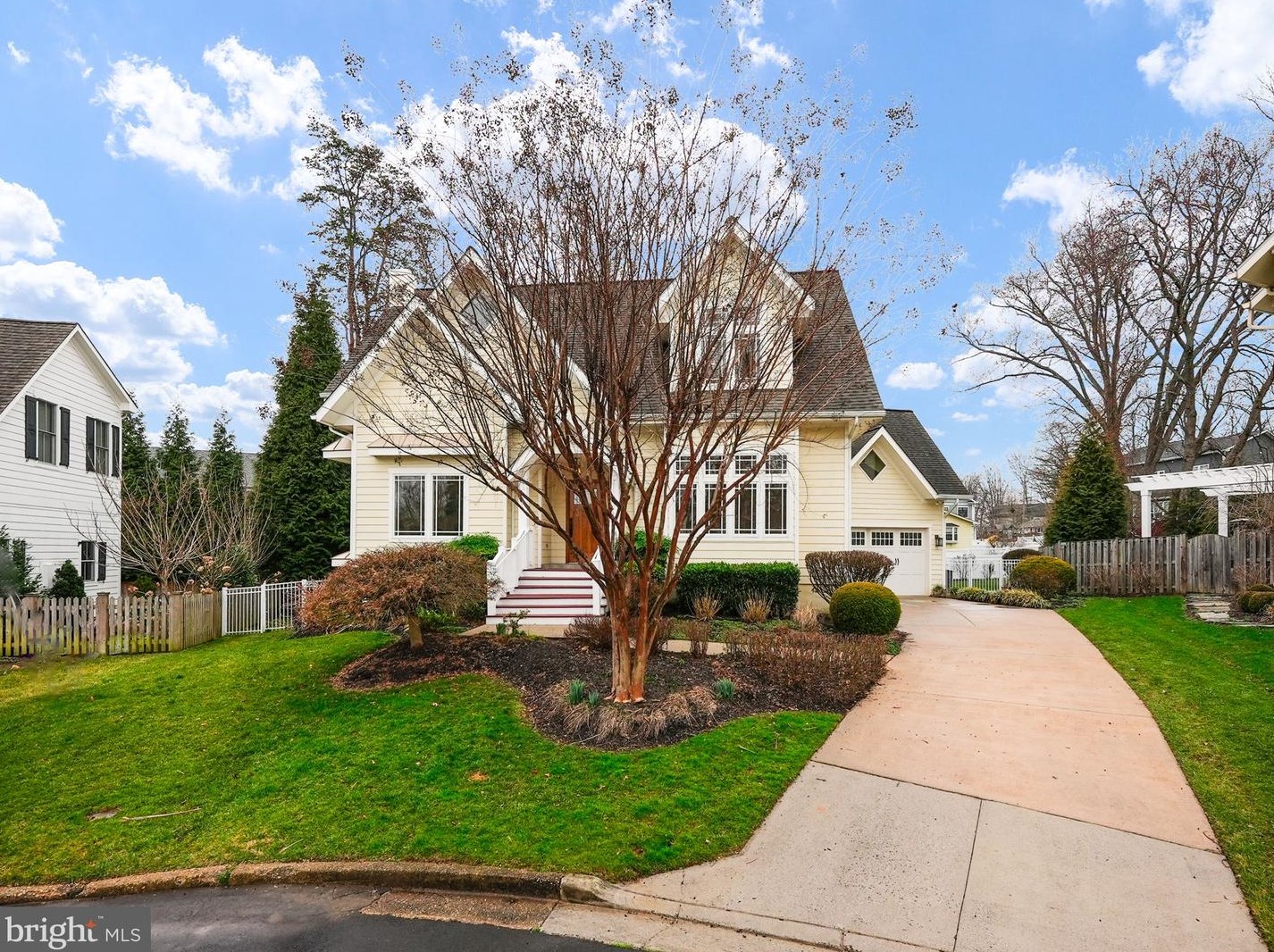 5 Charles Cir Sw, Vienna, VA 22180