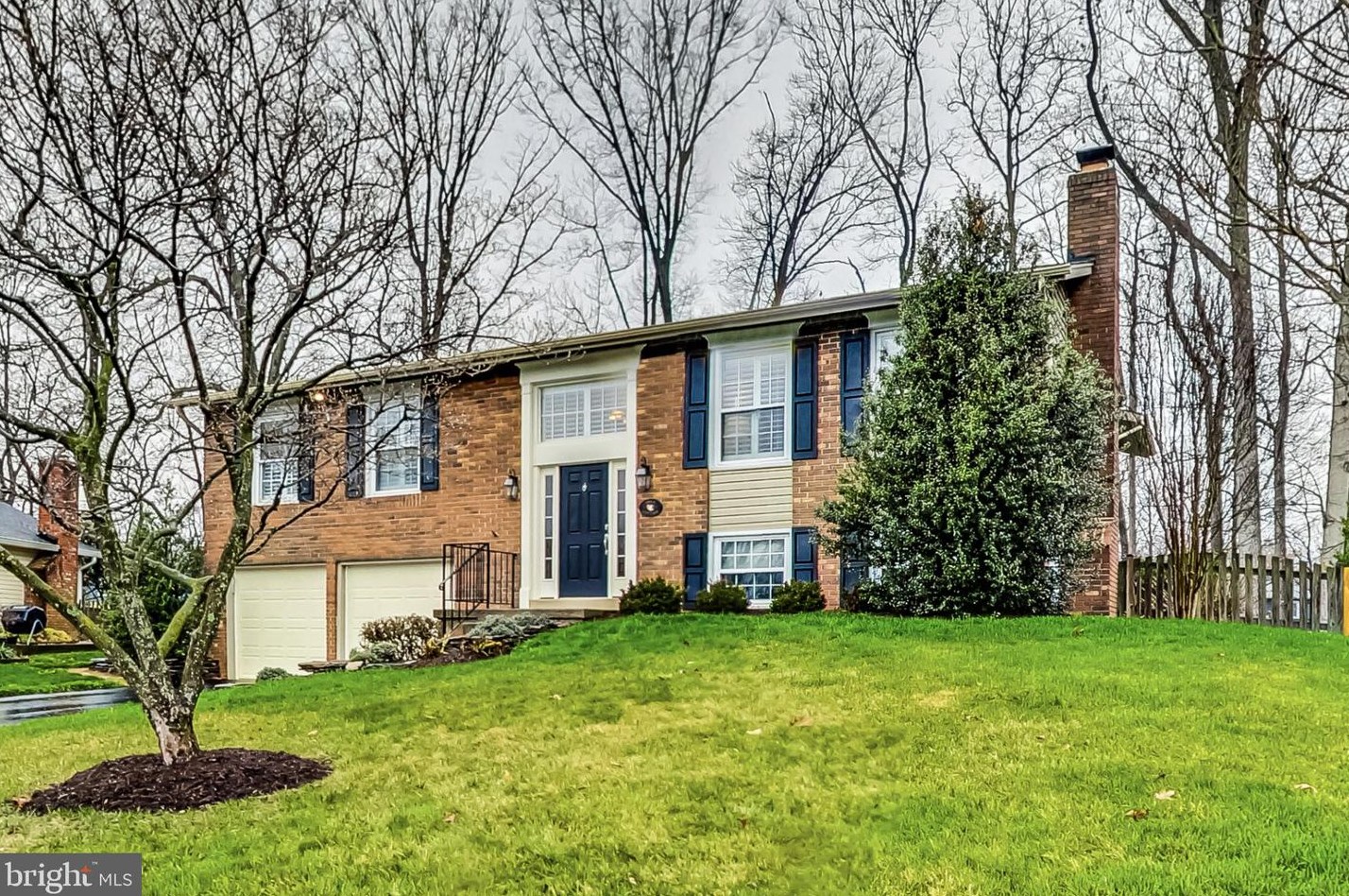 6910 Raspberry Plain Pl, Springfield, VA 22153-1401