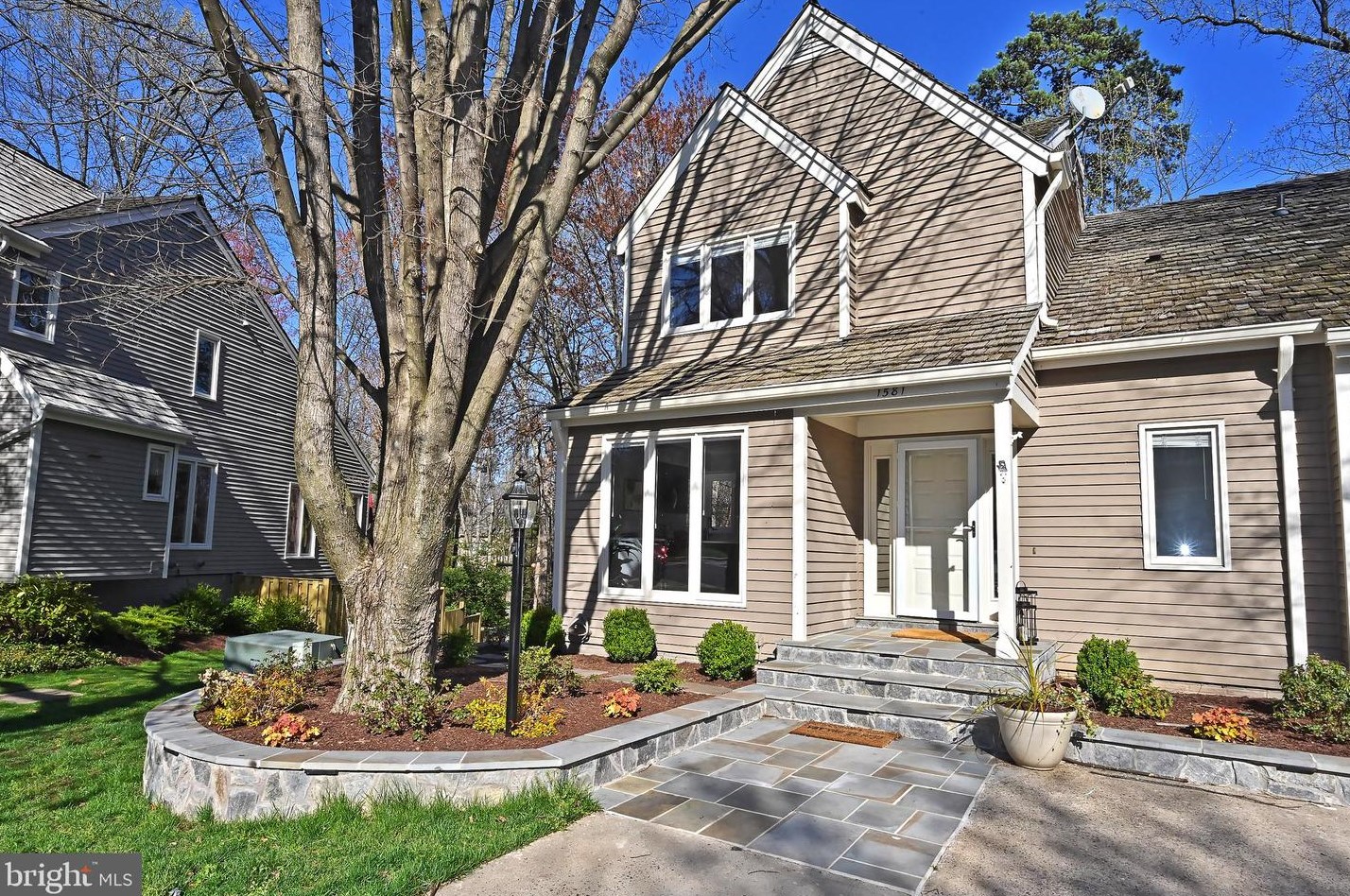 1581 Brass Lantern Way, Herndon, VA 20194