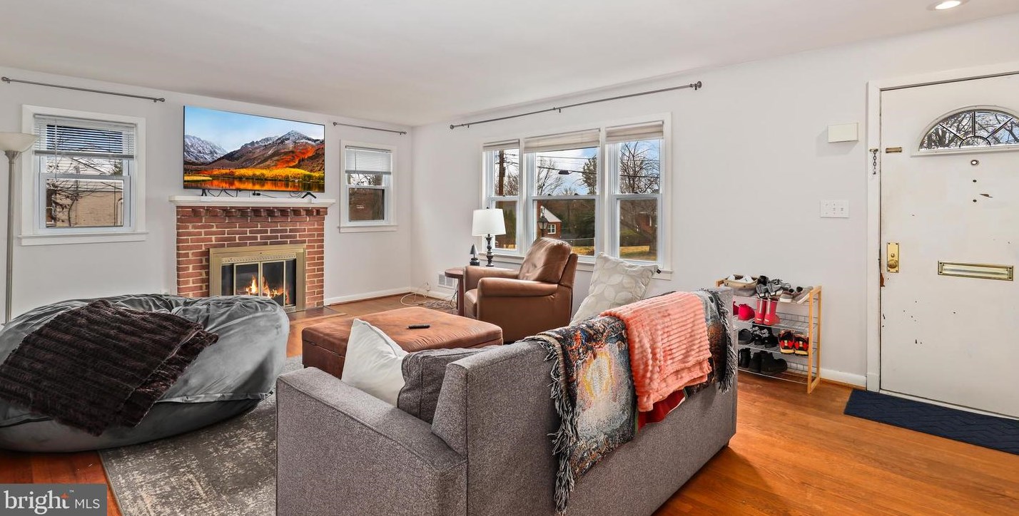7408 Austin St, Annandale, VA 22003