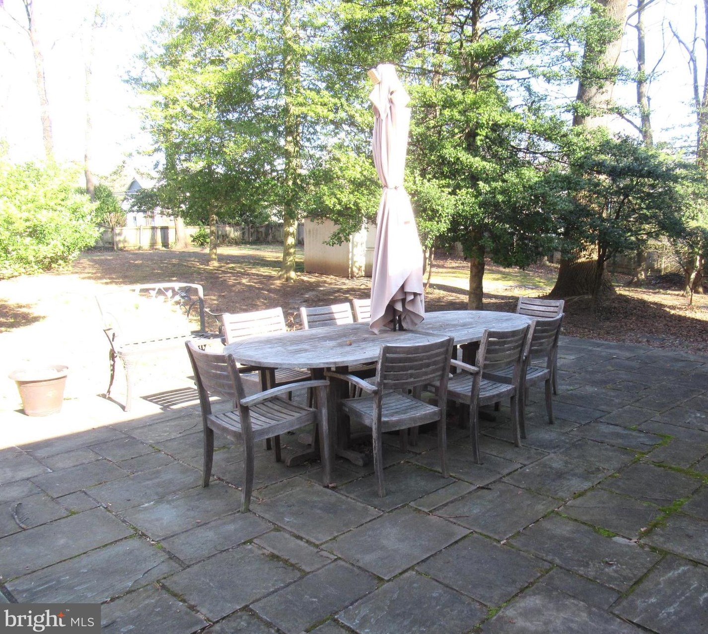 352 Ayr Hill Ave, Vienna VA  22180-4725 exterior