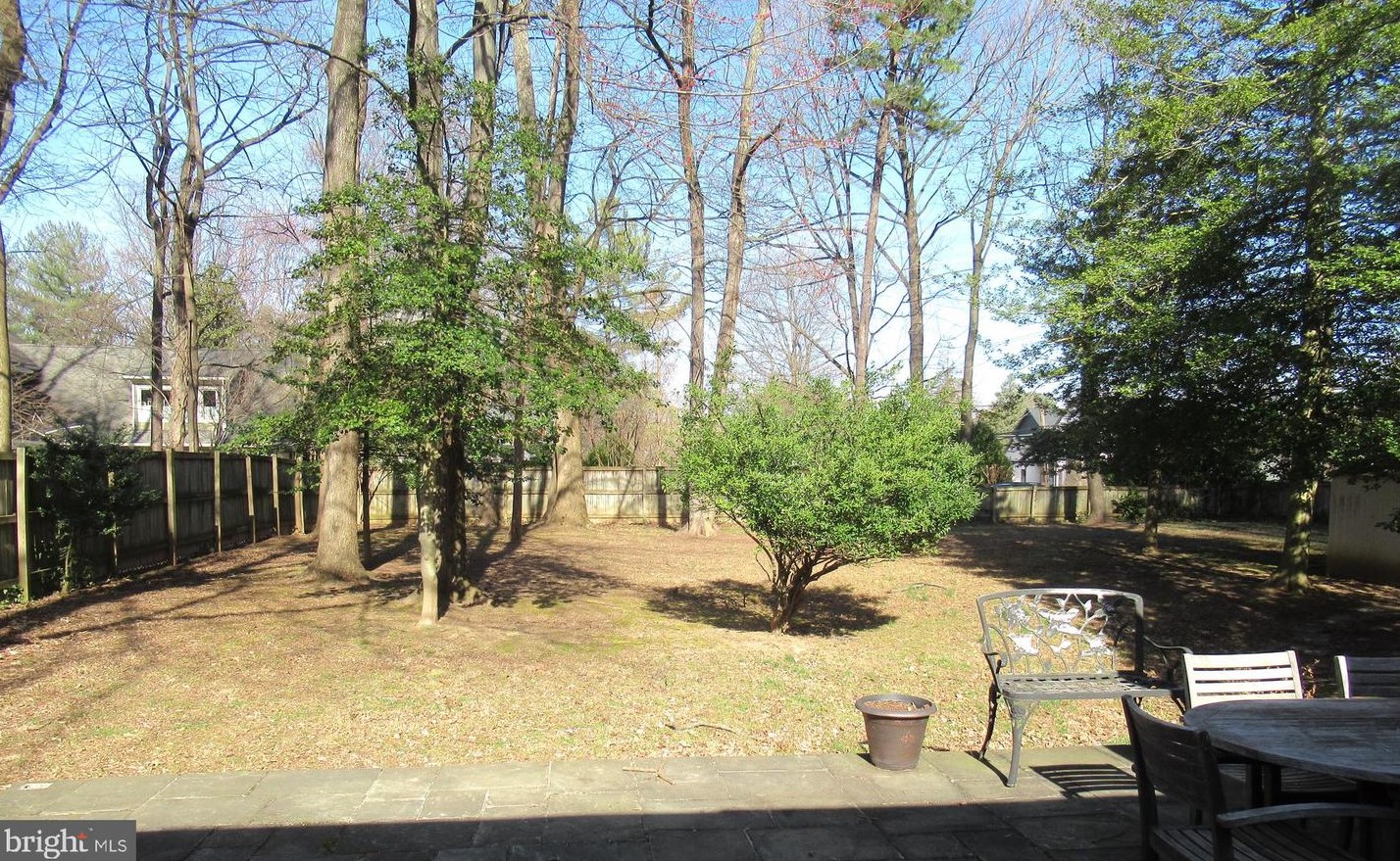 352 Ayr Hill Ave, Vienna VA  22180-4725 exterior