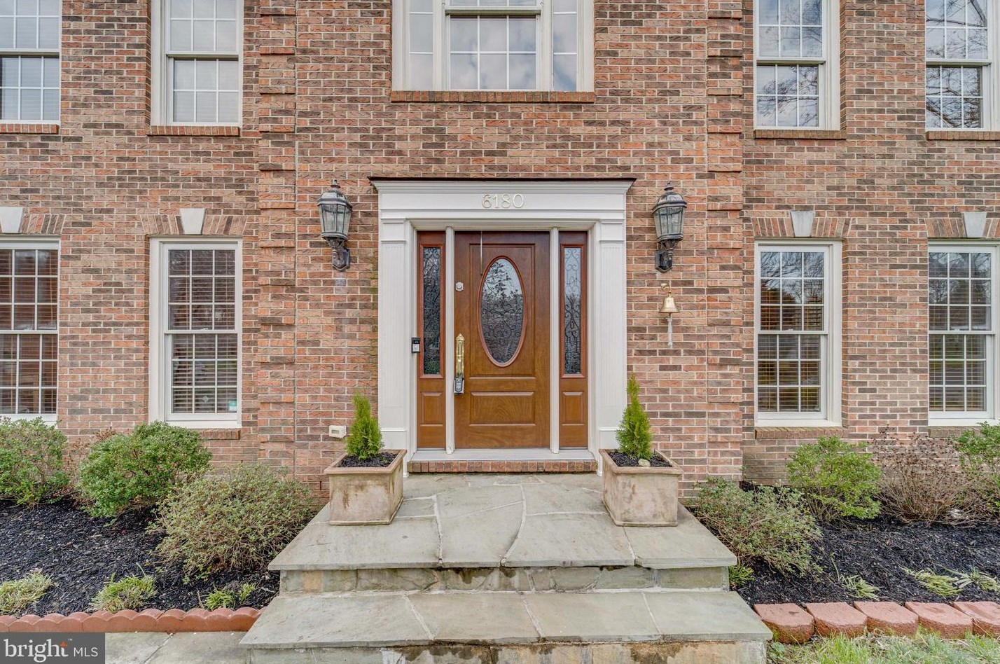 6180 Snowhill Ct, Centreville, VA 20120-1146