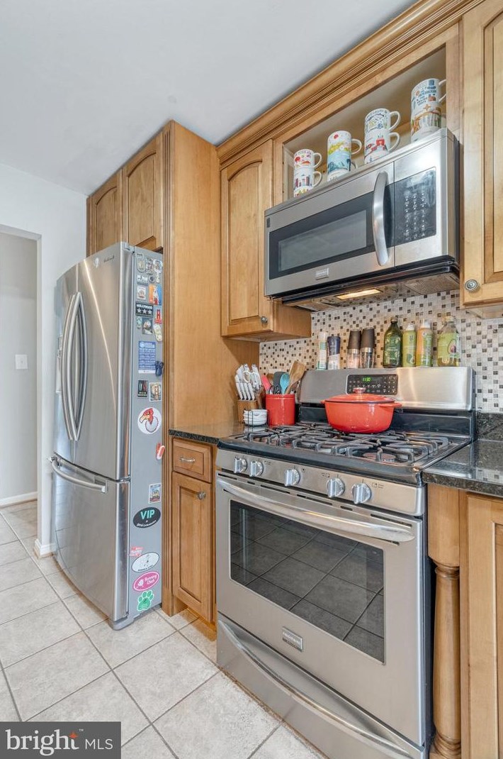 14577 Creek Branch Ct, Centreville VA  20120-1384 exterior