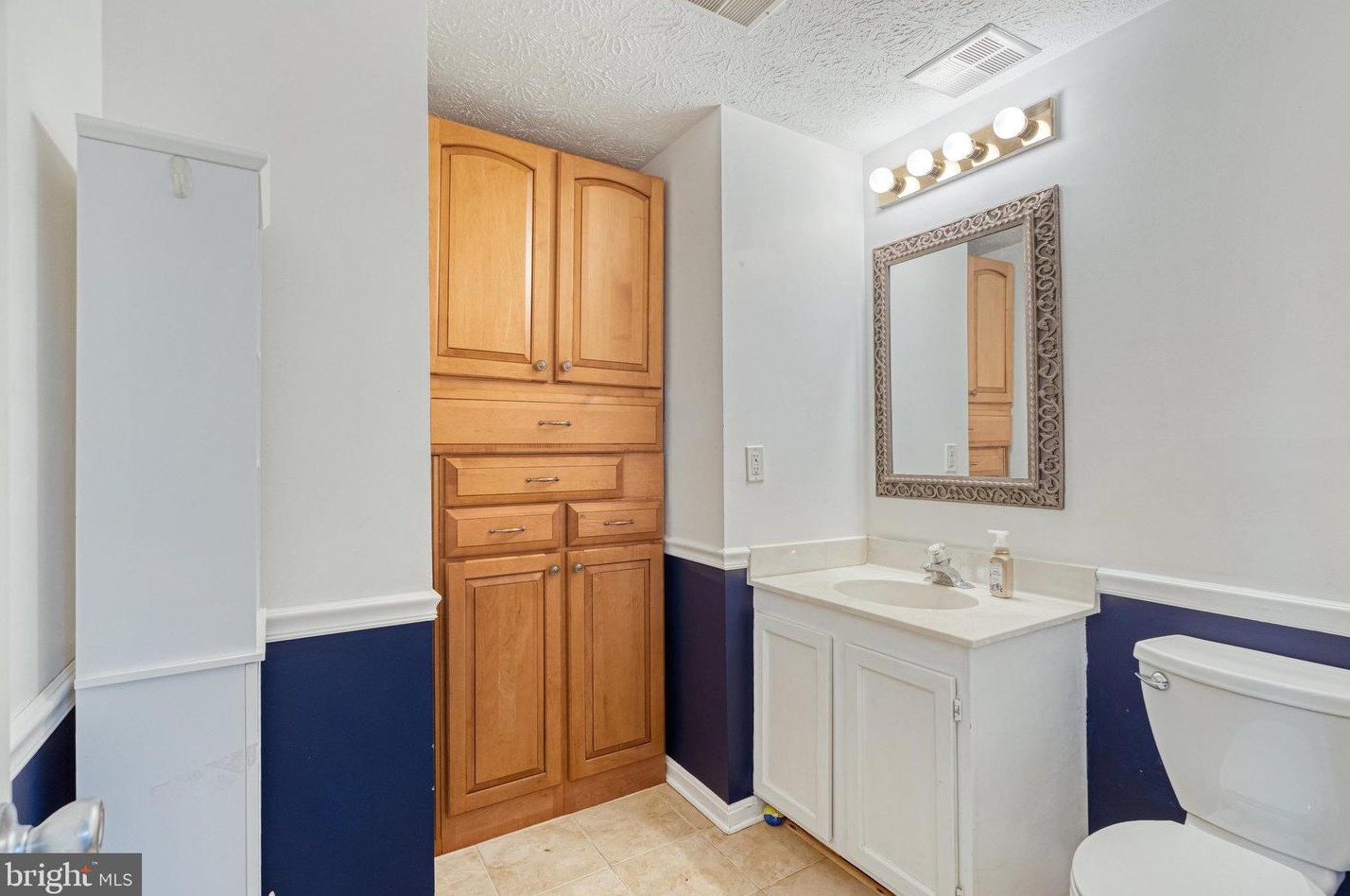 14577 Creek Branch Ct, Centreville VA  20120-1384 exterior