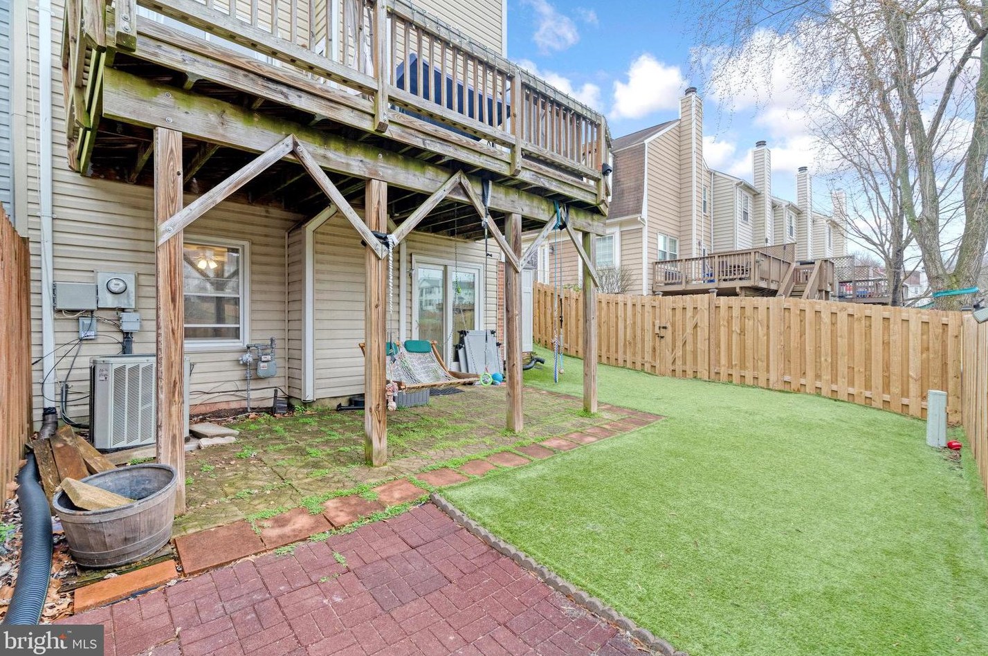 14577 Creek Branch Ct, Centreville VA  20120-1384 exterior