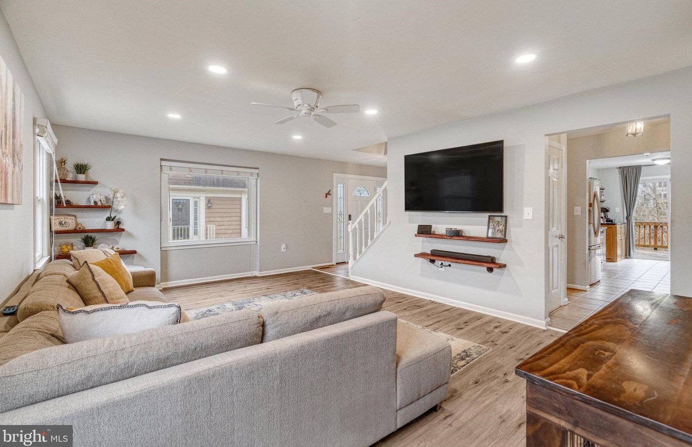 14577 Creek Branch Ct, Centreville VA  20120-1384 exterior