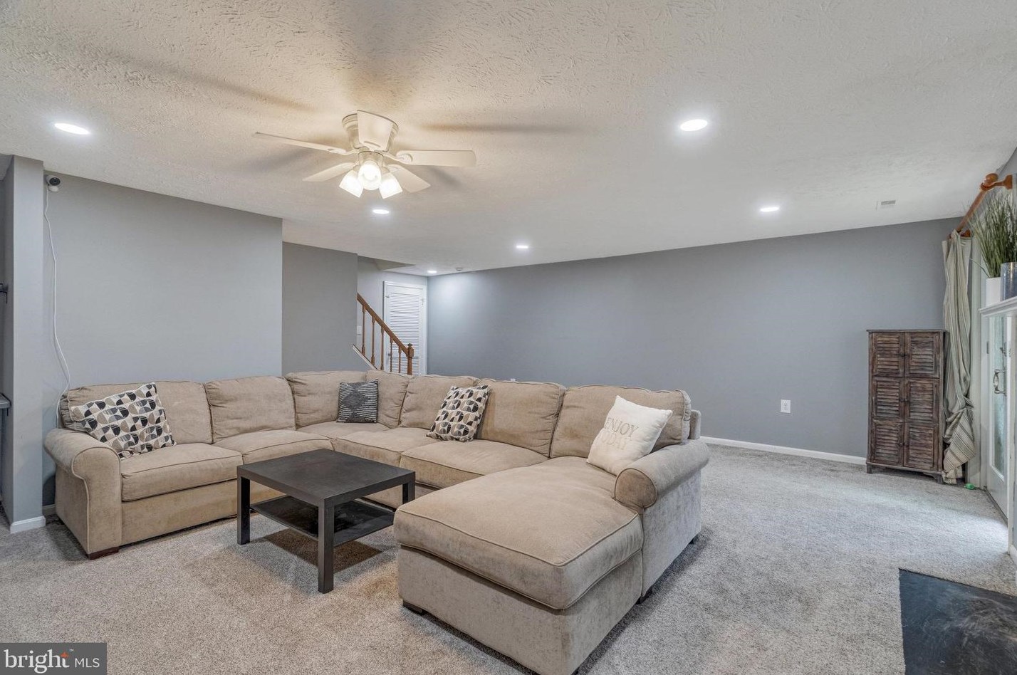 14577 Creek Branch Ct, Centreville VA  20120-1384 exterior