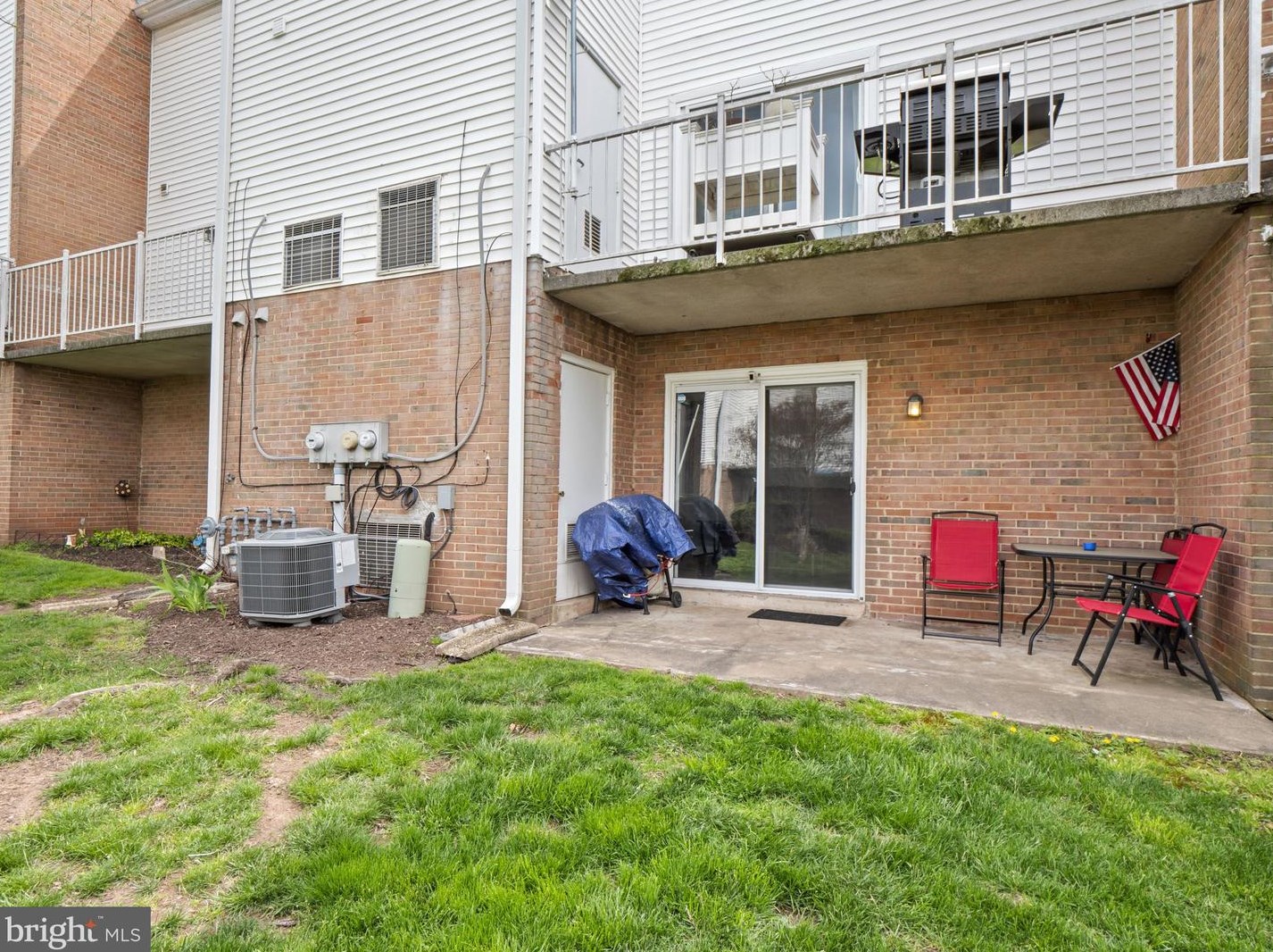 14470 Rustling Leaves Ln, Centreville VA  20121-2230 exterior