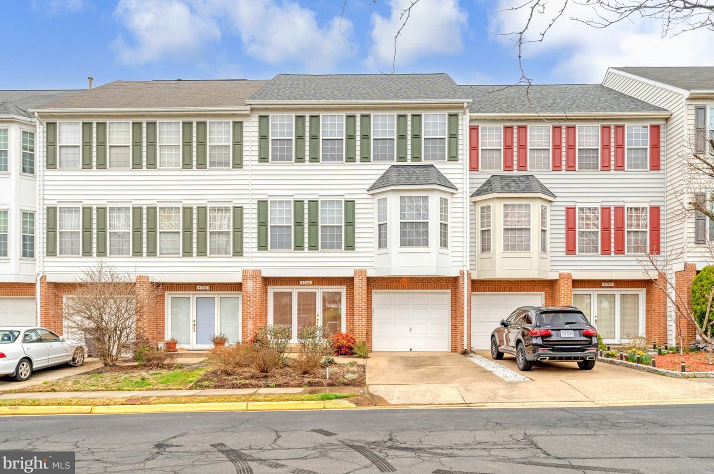 4706 Warm Hearth Cir, Fairfax, VA 22033-5075