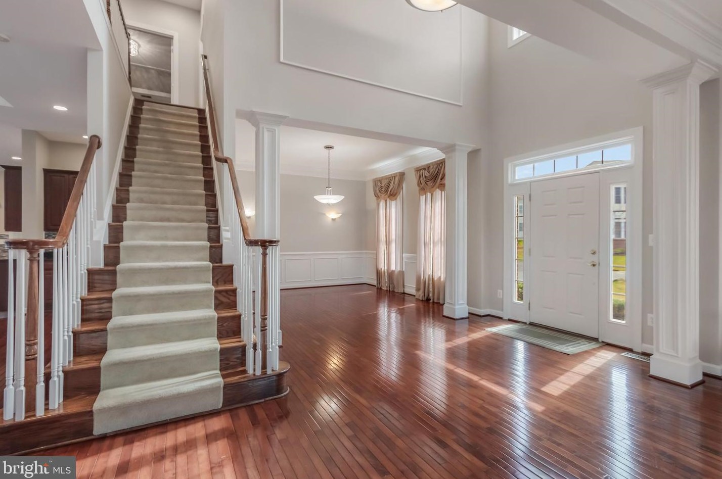 7215 White House Dr, Springfield, VA 22153-2366