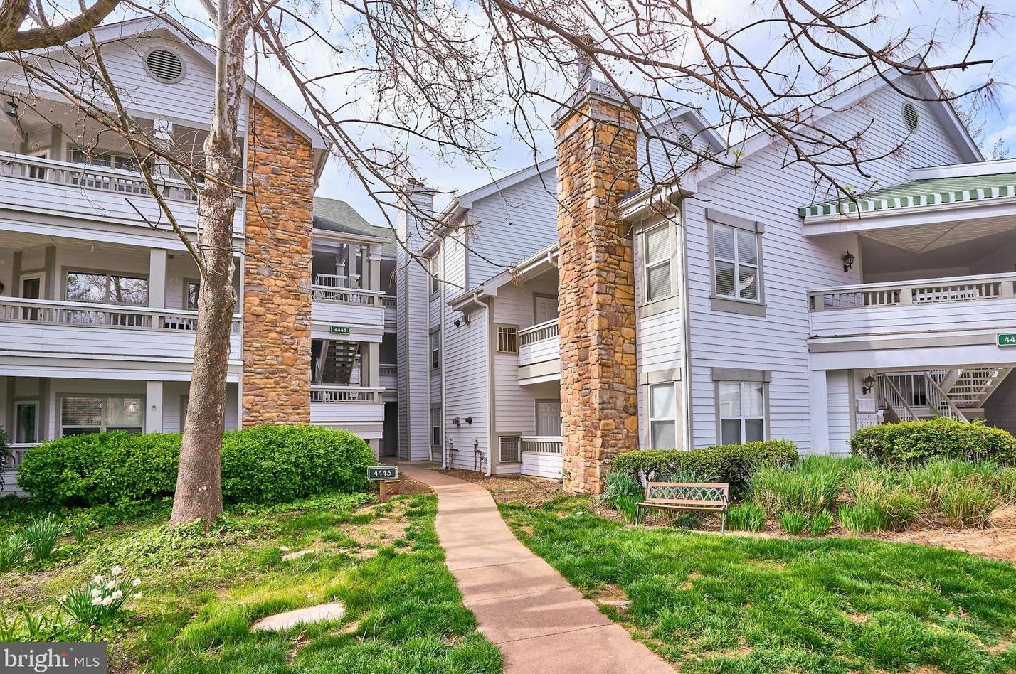 4443 Fair Stone Dr #304, Fairfax, VA 22033