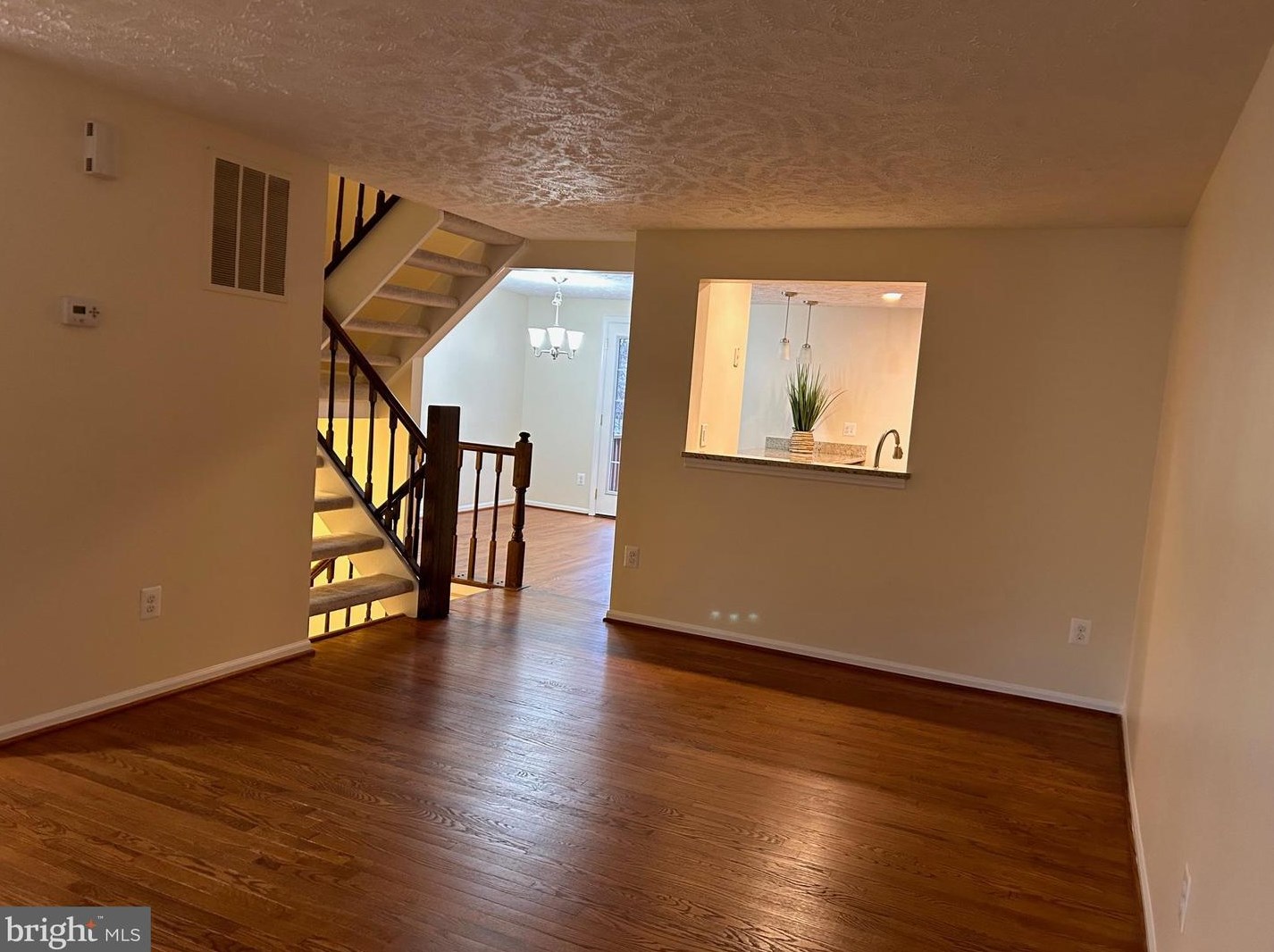1539 Autumn Ridge Cir, Herndon, VA 20194