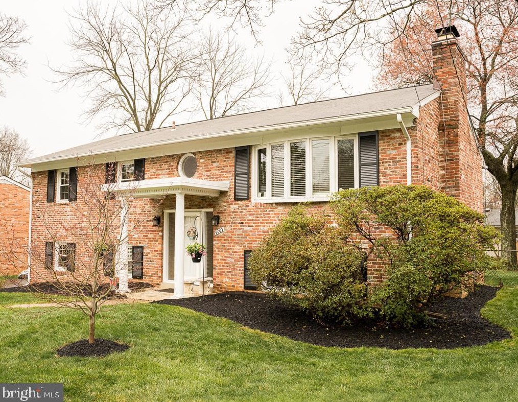 9003 Mears St, Fairfax, VA 22031-1431