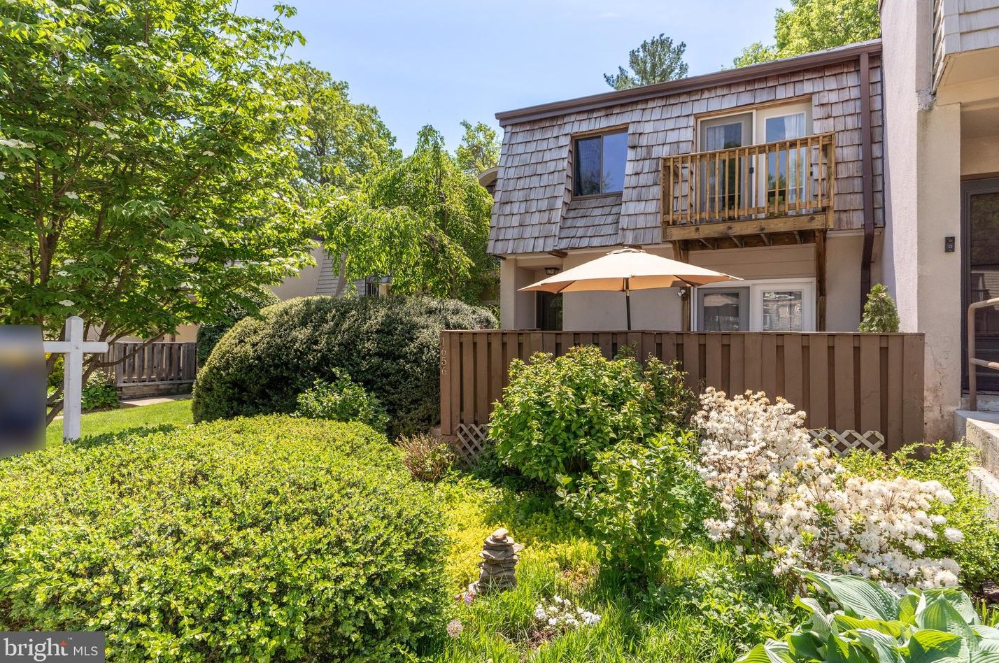 1656 Valencia Way, Herndon, VA 20190