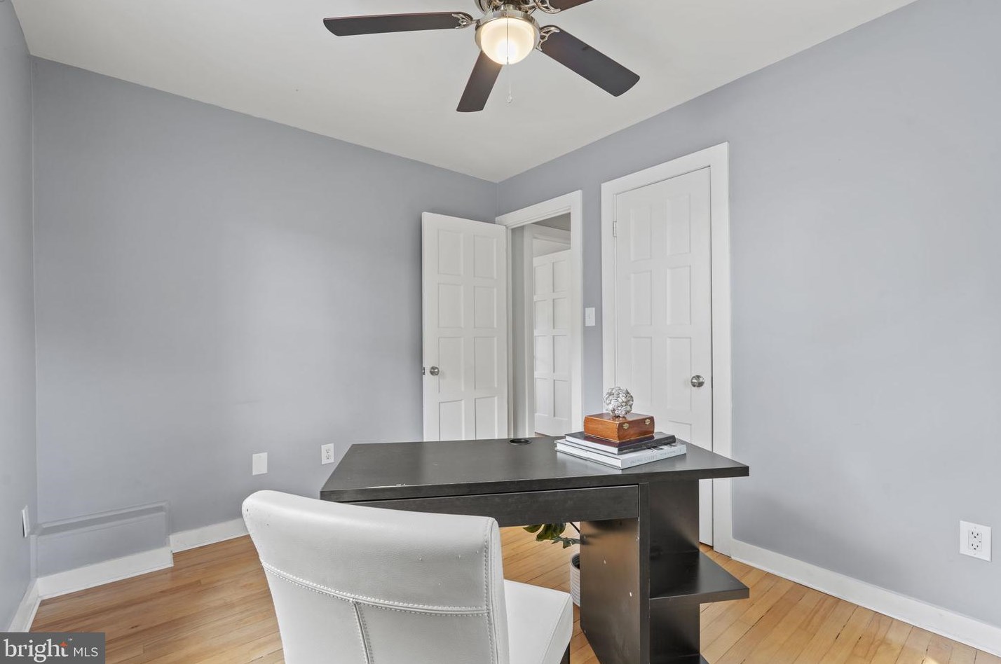 5847 Monticello Rd, Alexandria VA  22303-1301 exterior