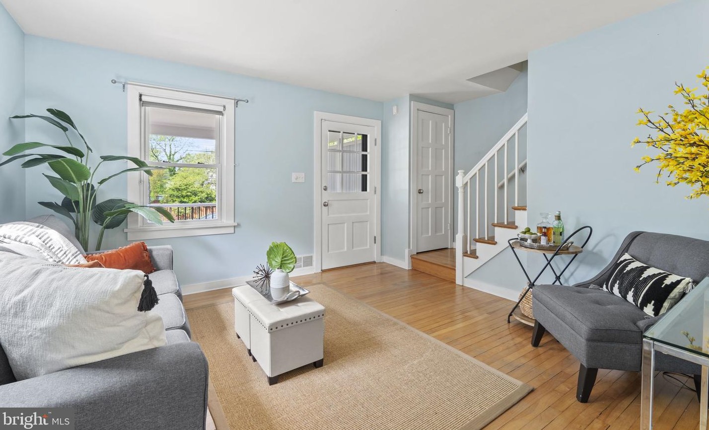 5847 Monticello Rd, Alexandria VA  22303-1301 exterior