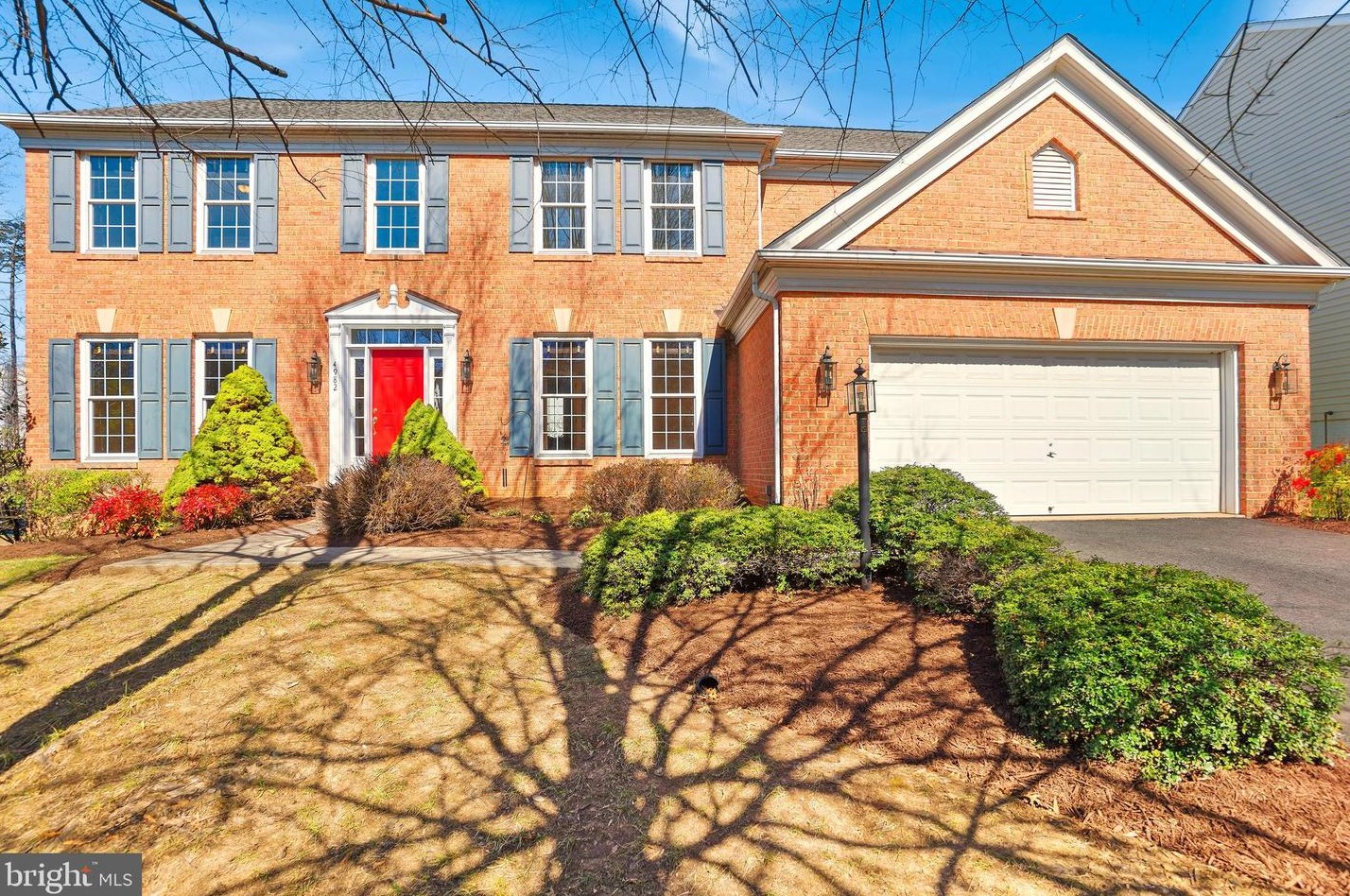 4982 Collin Chase Pl, Fairfax, VA 22030