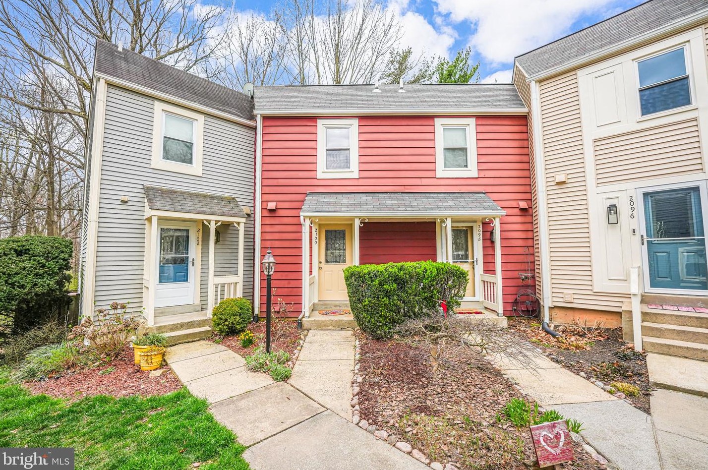 2100 Whisperwood Glen Ln, Herndon, VA 20191