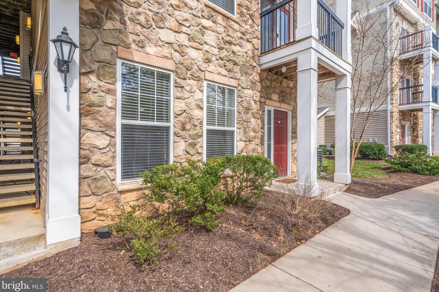 5132 Brittney Elyse Cir #5132a, Centreville, VA 20120