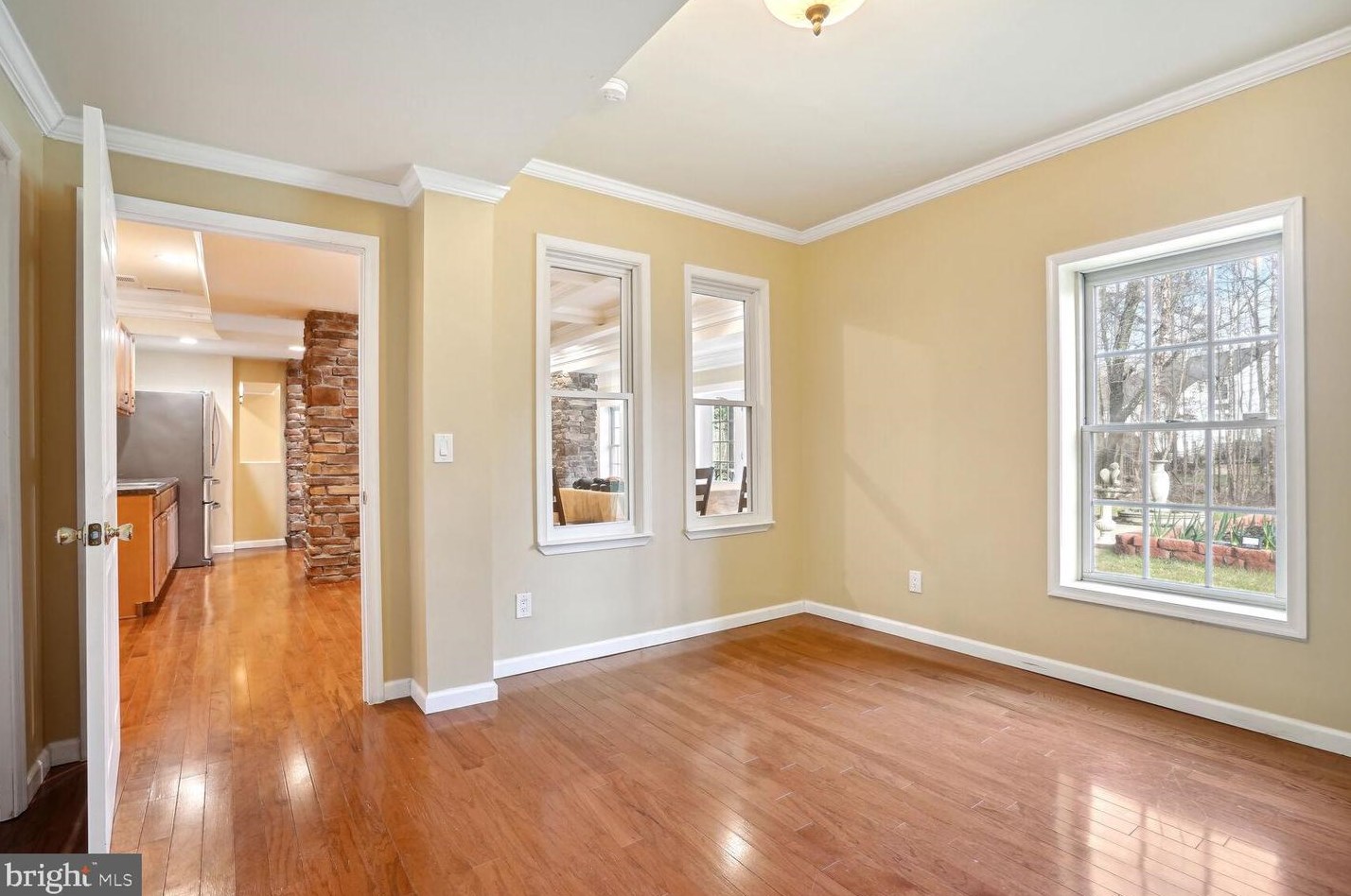 12812 Westbrook Dr, Fairfax VA  22030-8229 exterior