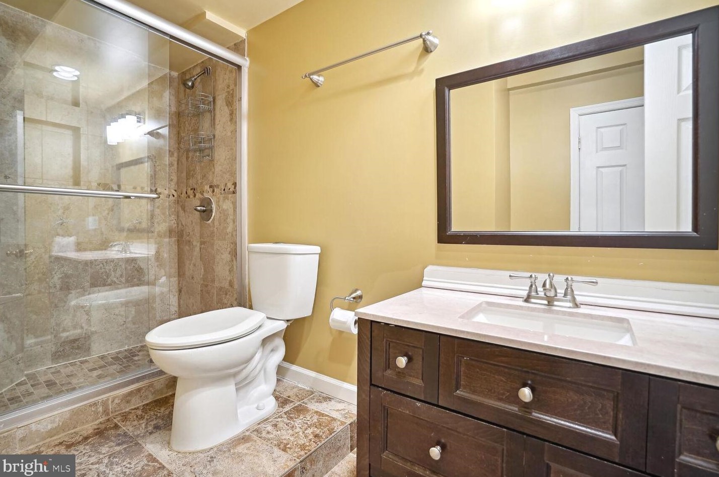 12812 Westbrook Dr, Fairfax VA  22030-8229 exterior