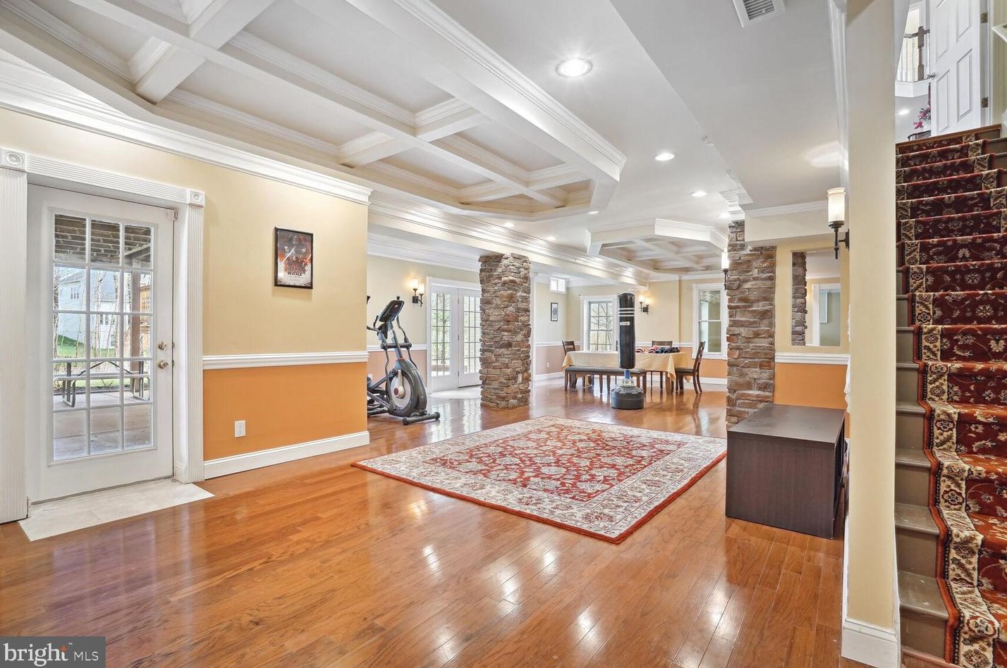 12812 Westbrook Dr, Fairfax VA  22030-8229 exterior