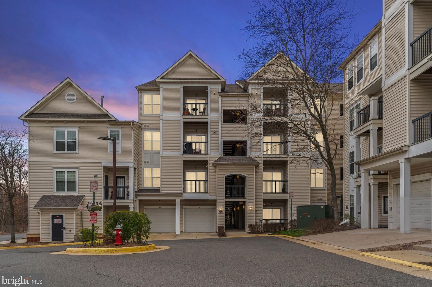 11395 Aristotle Dr #11-410, Fairfax, VA 22030