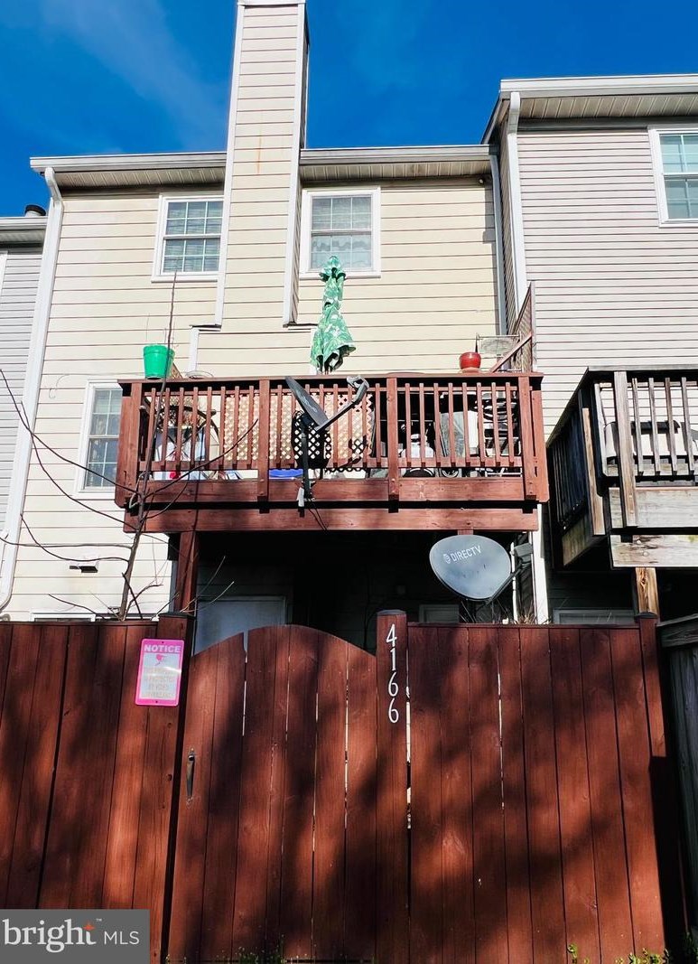 4166 Dawn Valley Ct, Fairfax, VA 20151-3529