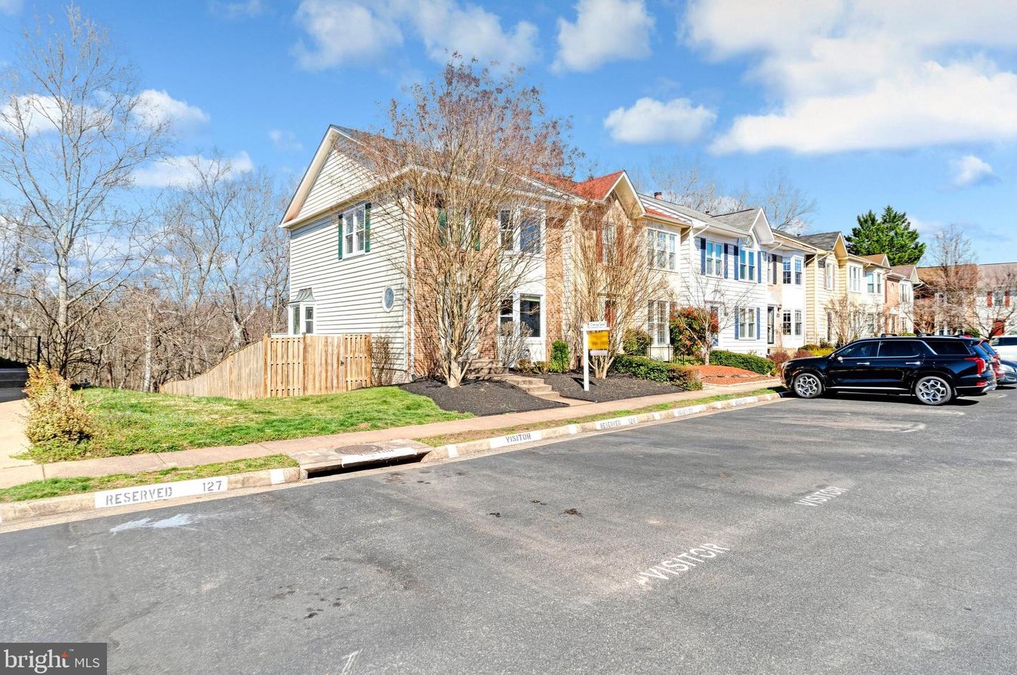 5182 Glen Meadow Dr, Centreville, VA 20120