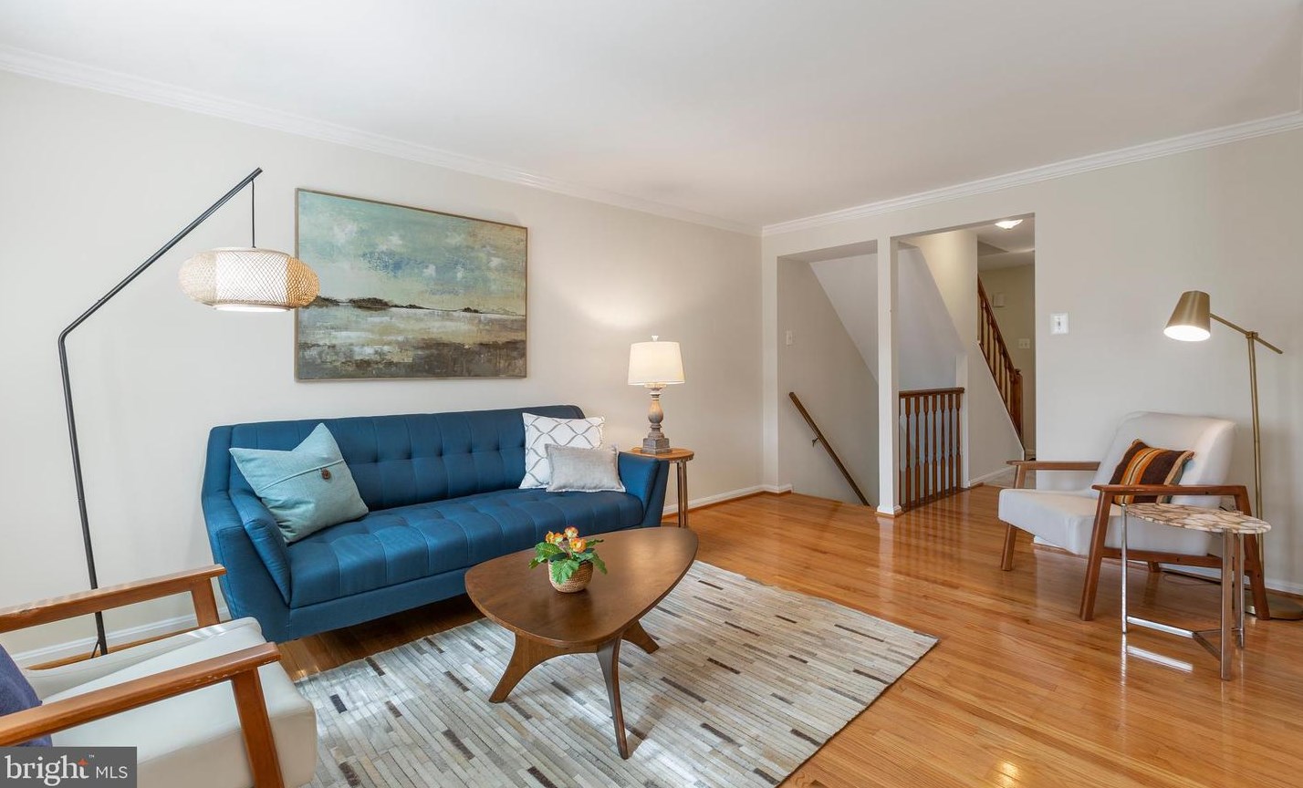 8227 Goldstream Ct, Vienna VA  22182-5243 exterior