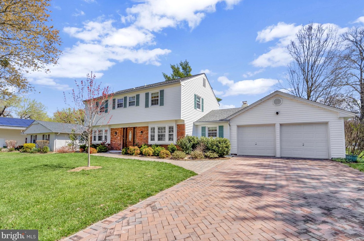 13160 Madonna Ln, Fairfax, VA 22033