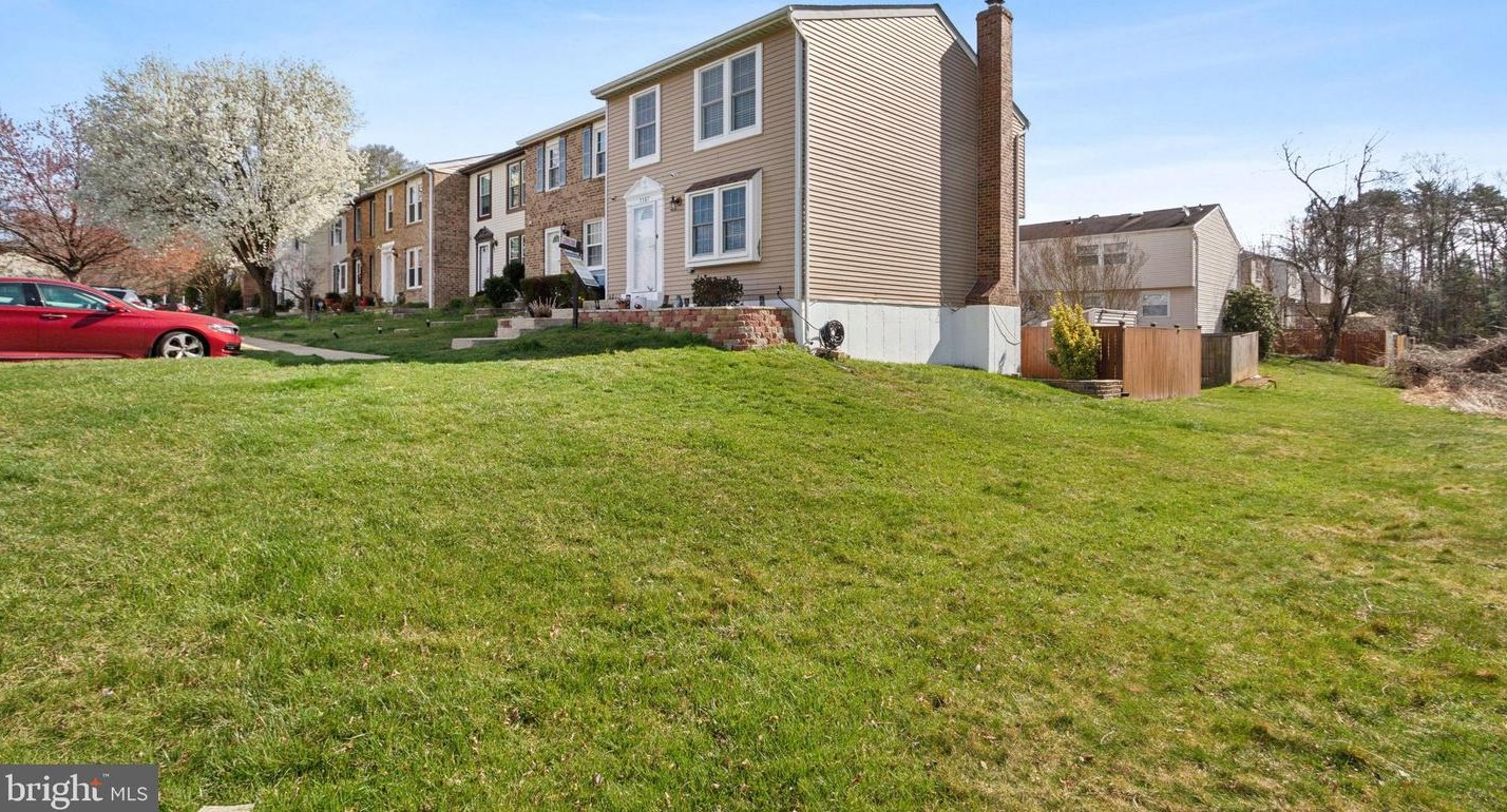5587 Glasgow Woods Ct, Fairfax, VA 22032-3839