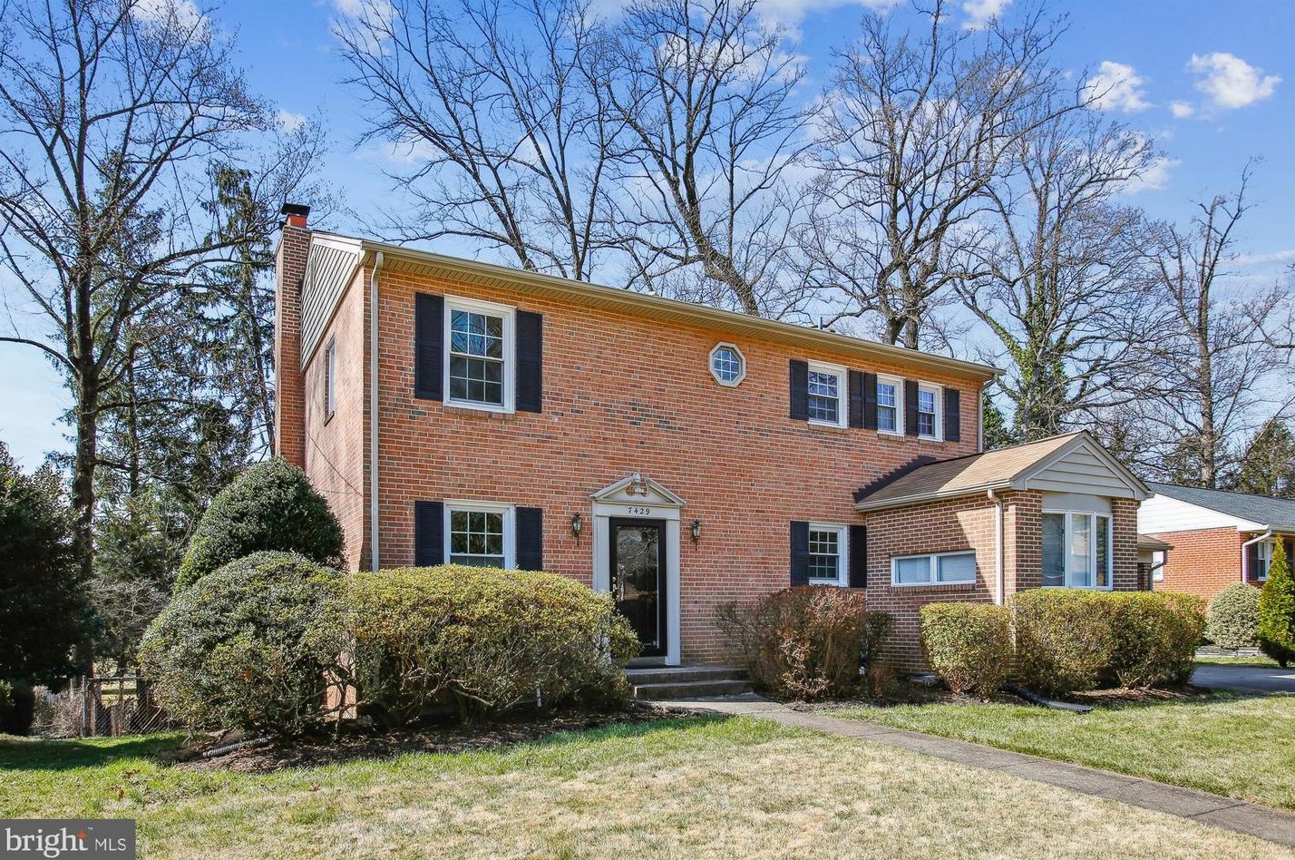 7429 Fairwood Ln, Falls Church, VA 22046