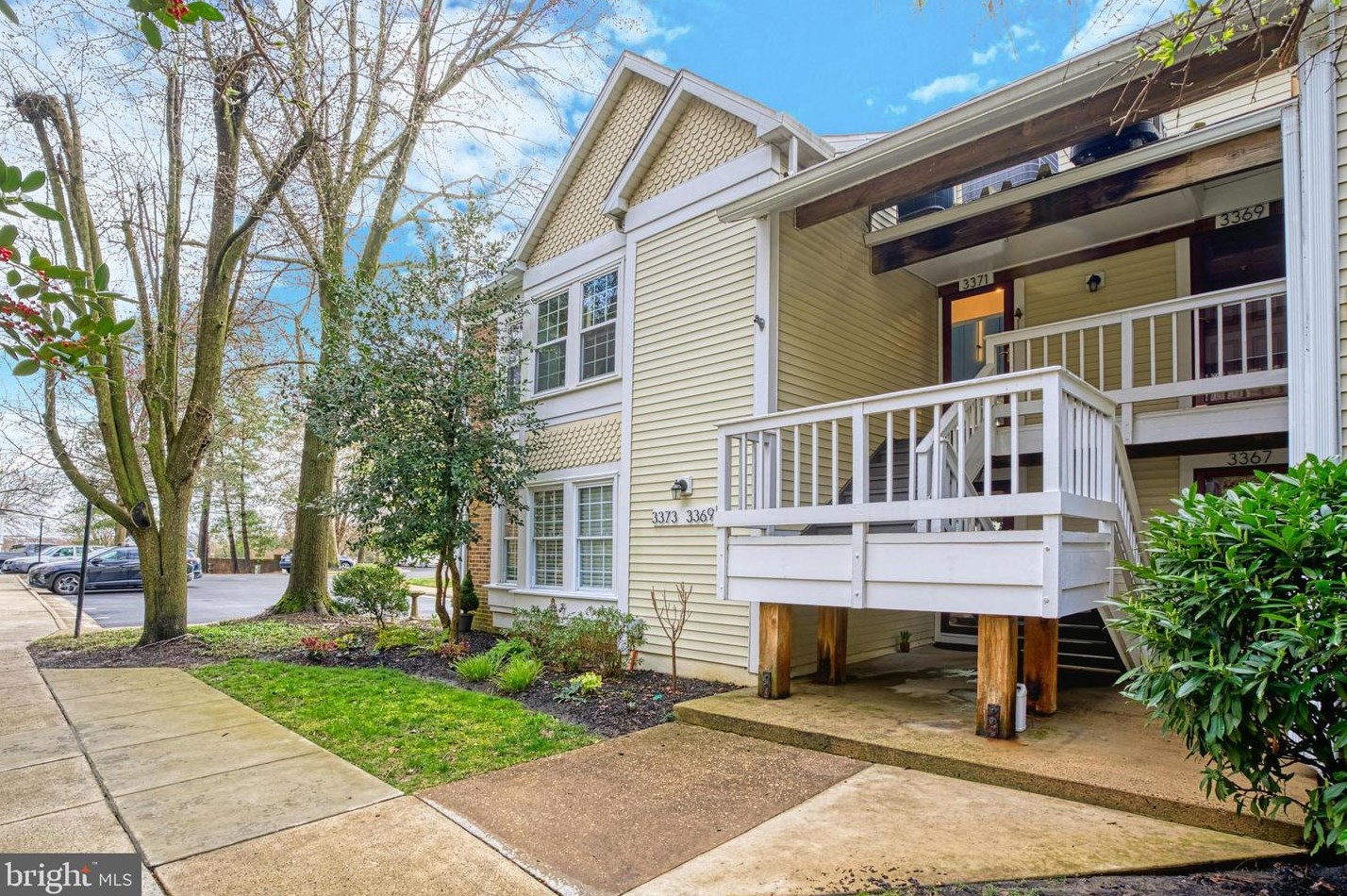 3371 Lakeside View Dr #9-2, Falls Church, VA 22041