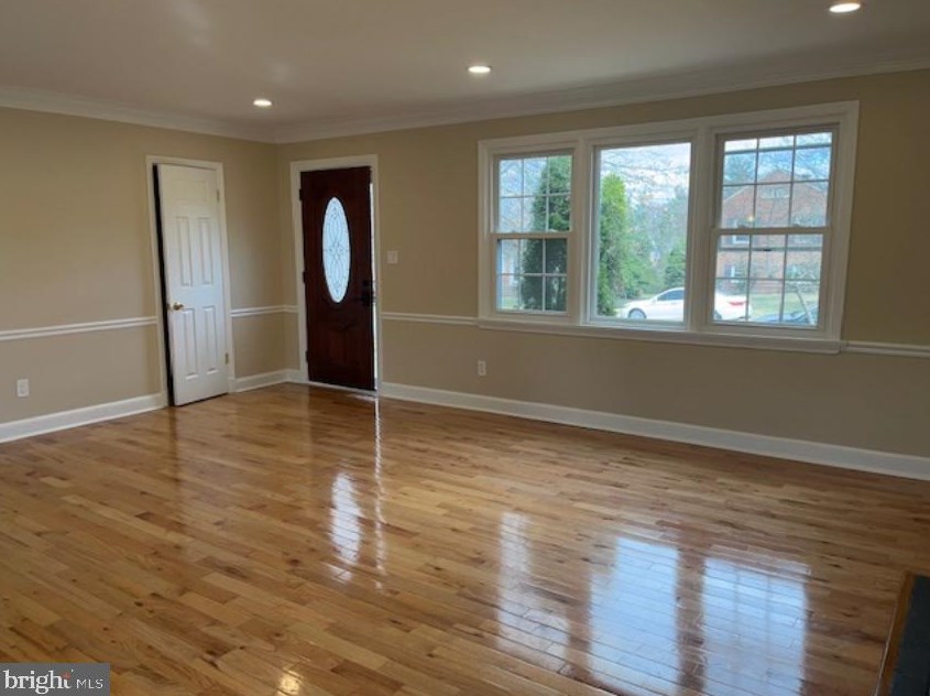 6106 Fox Hill St, Springfield, VA 22150-2428