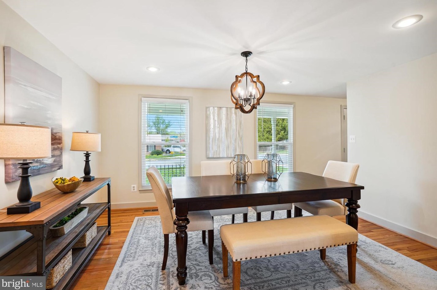 8479 Middle Run Dr, Springfield, VA 22153-2220