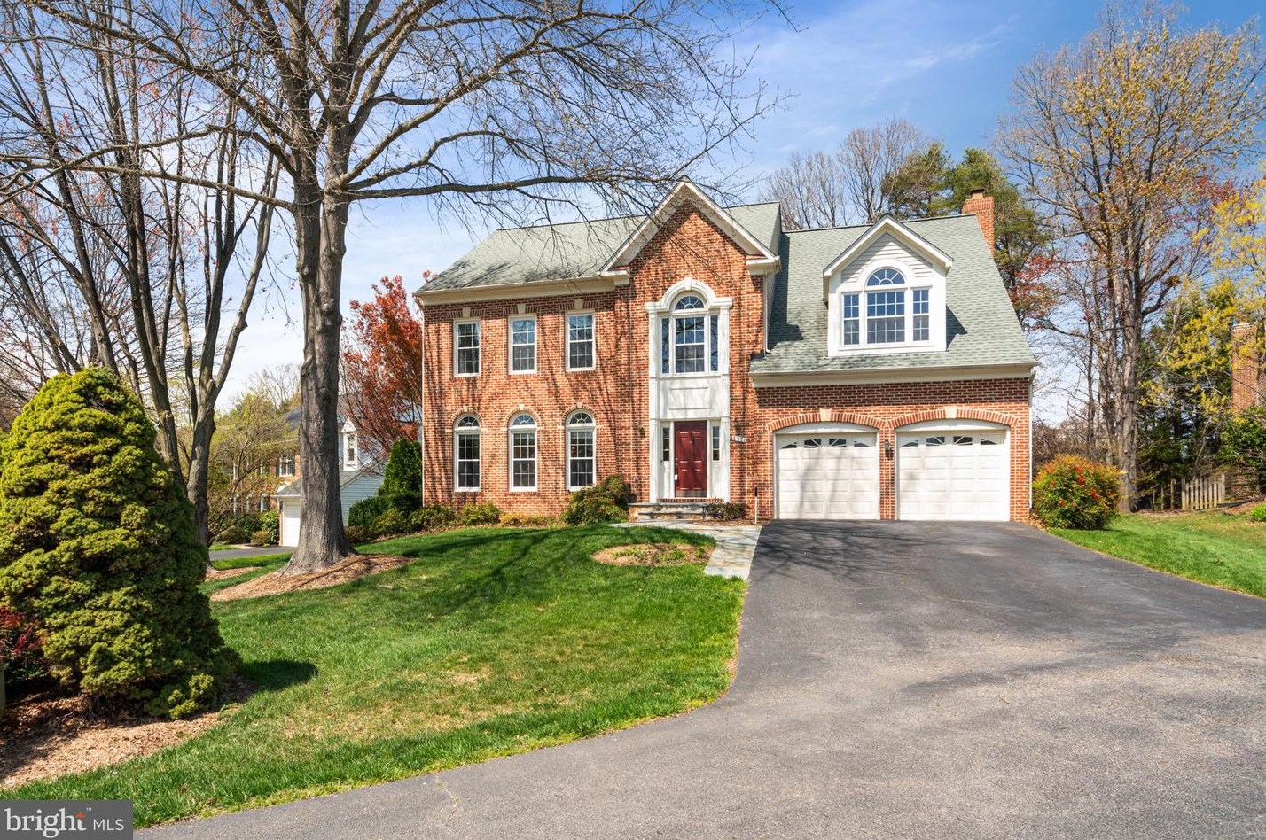 8978 Scott St, Springfield, VA 22153-2460