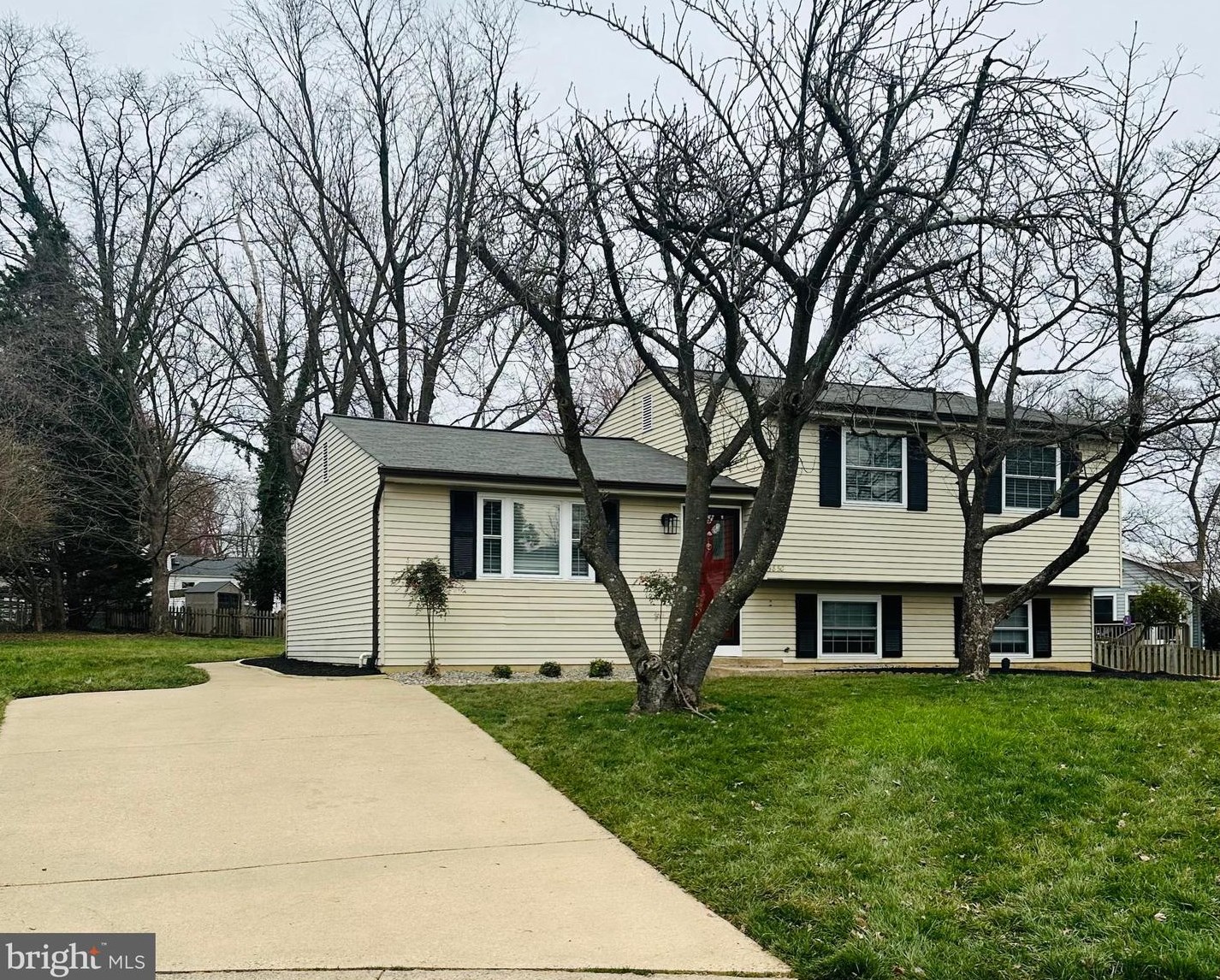 9850 Snowbound Ct, Vienna, VA 22181