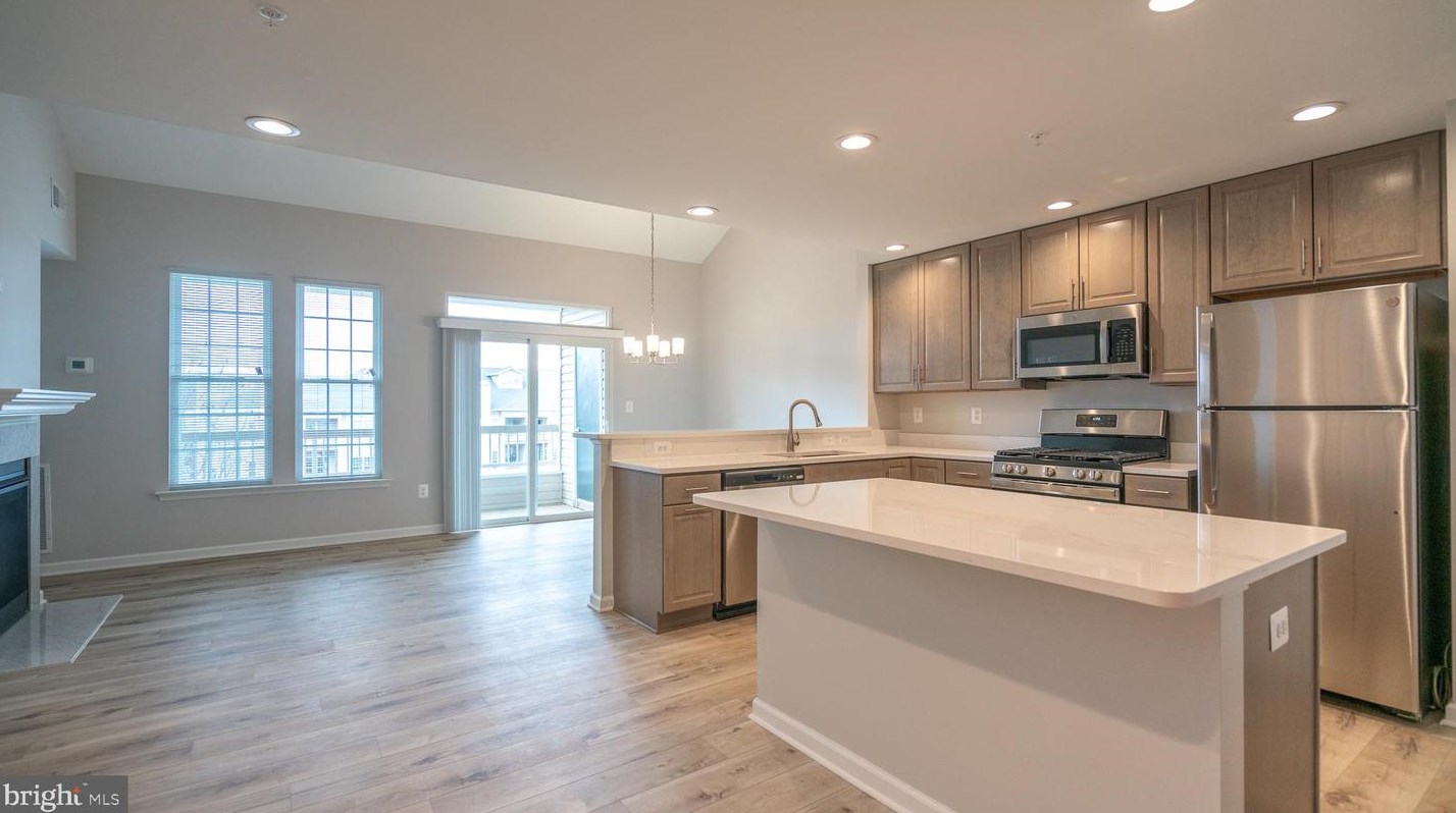 4210 Mozart Brigade Ln Apt X, Fairfax, VA