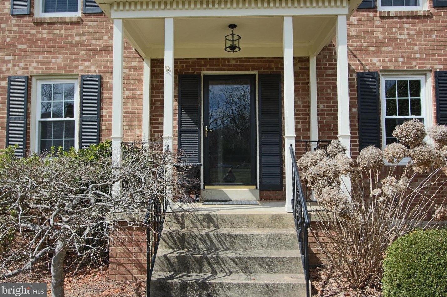 11312 Vale Rd, Vienna VA  22124-1301 exterior